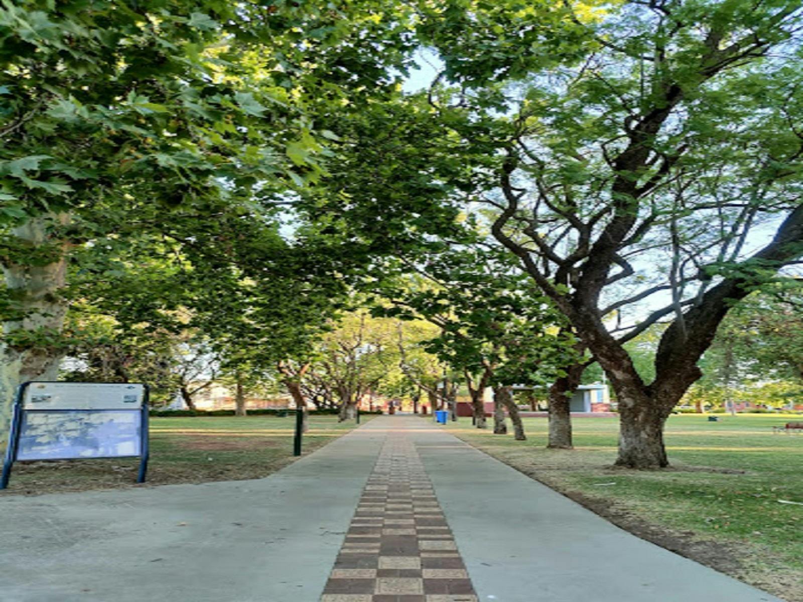 Wide footpaths for walking and running