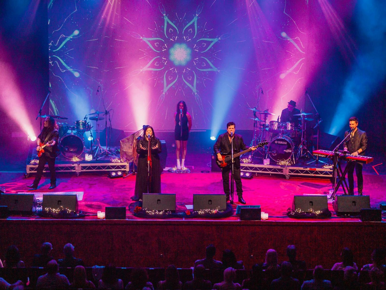Seventh Wonder performs Fleetwood Mac's Rumours and the hits - Mildura