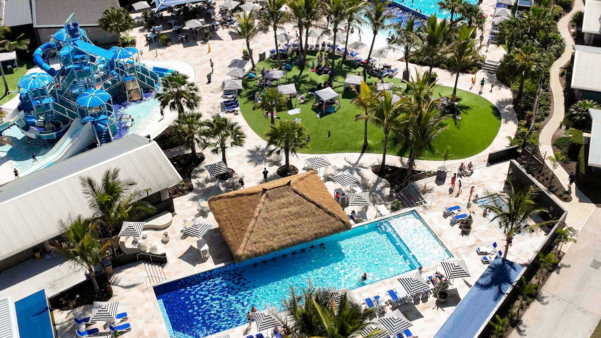 Pool Area & Swim Up Bar