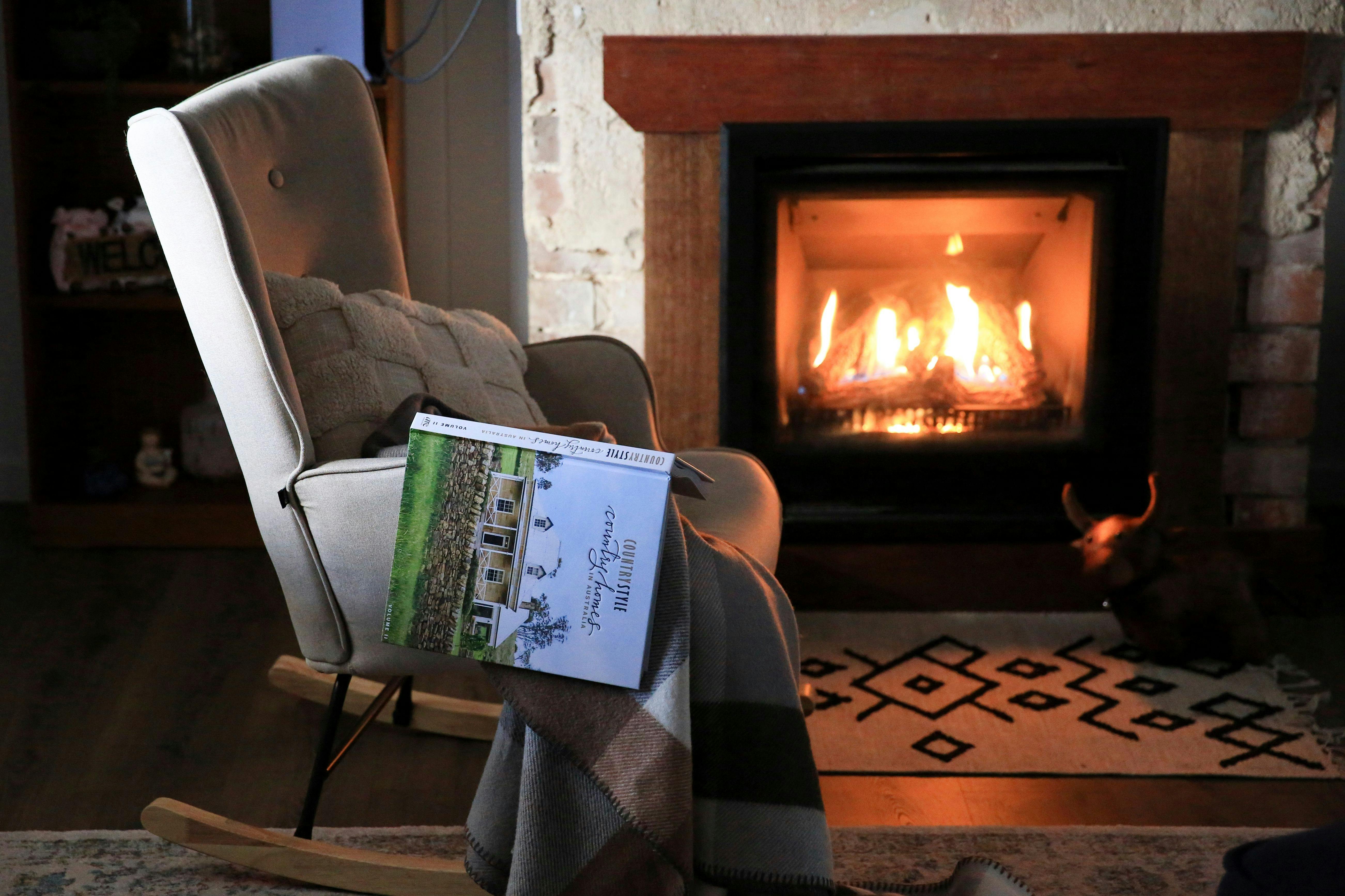 Yass Valley Accommodation with fireplace