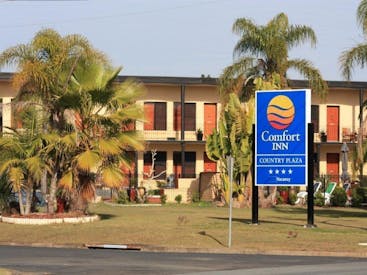 Comfort Inn Country Plaza