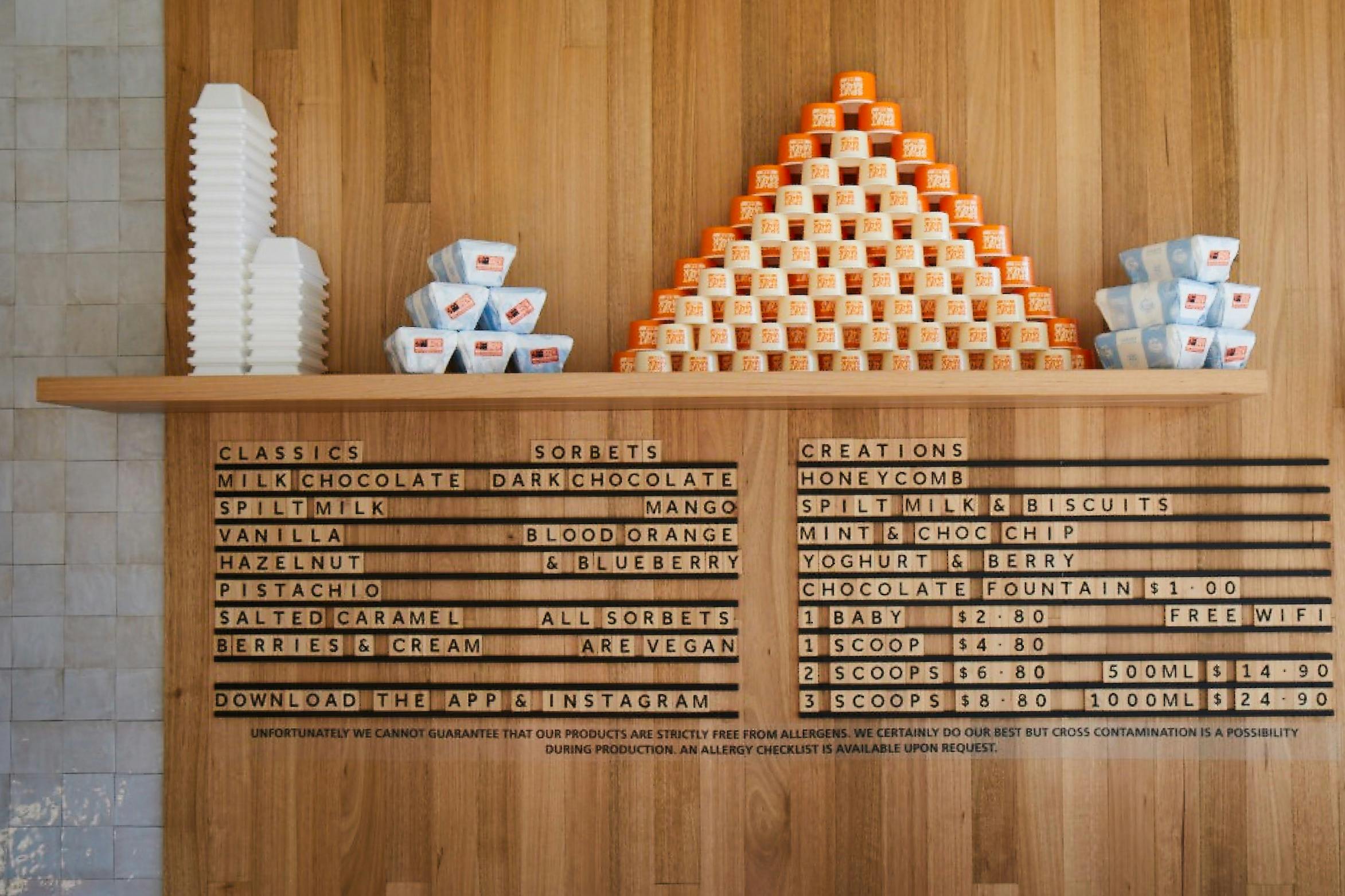 灑了的牛奶橙子