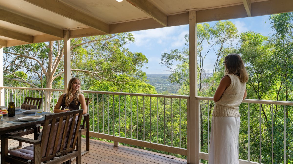 Hinterland Tranquil Escape with Beautiful Views