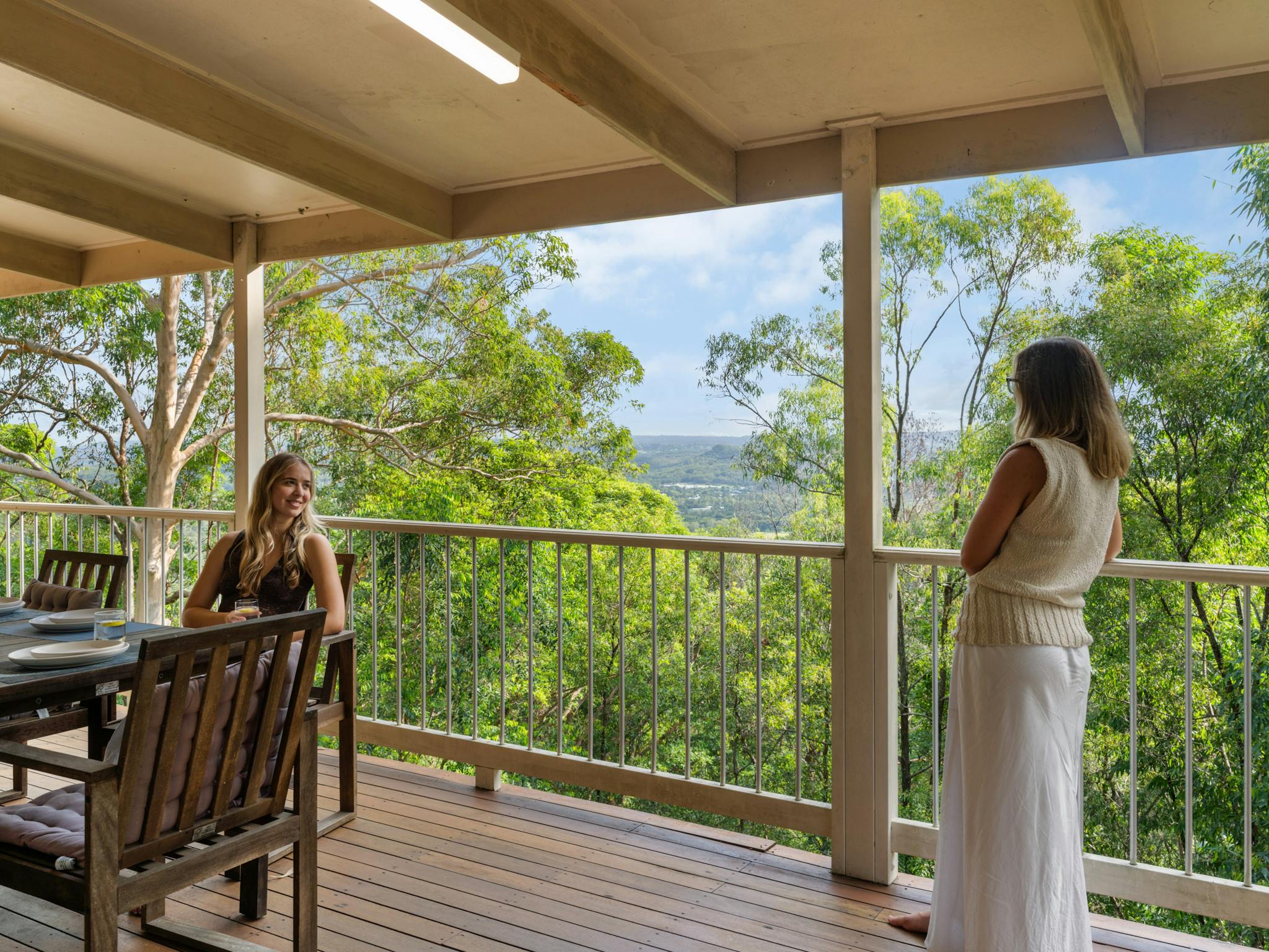 Hinterland Tranquil Escape with Beautiful Views Hinterland Tranquil Escape with Beautiful Views