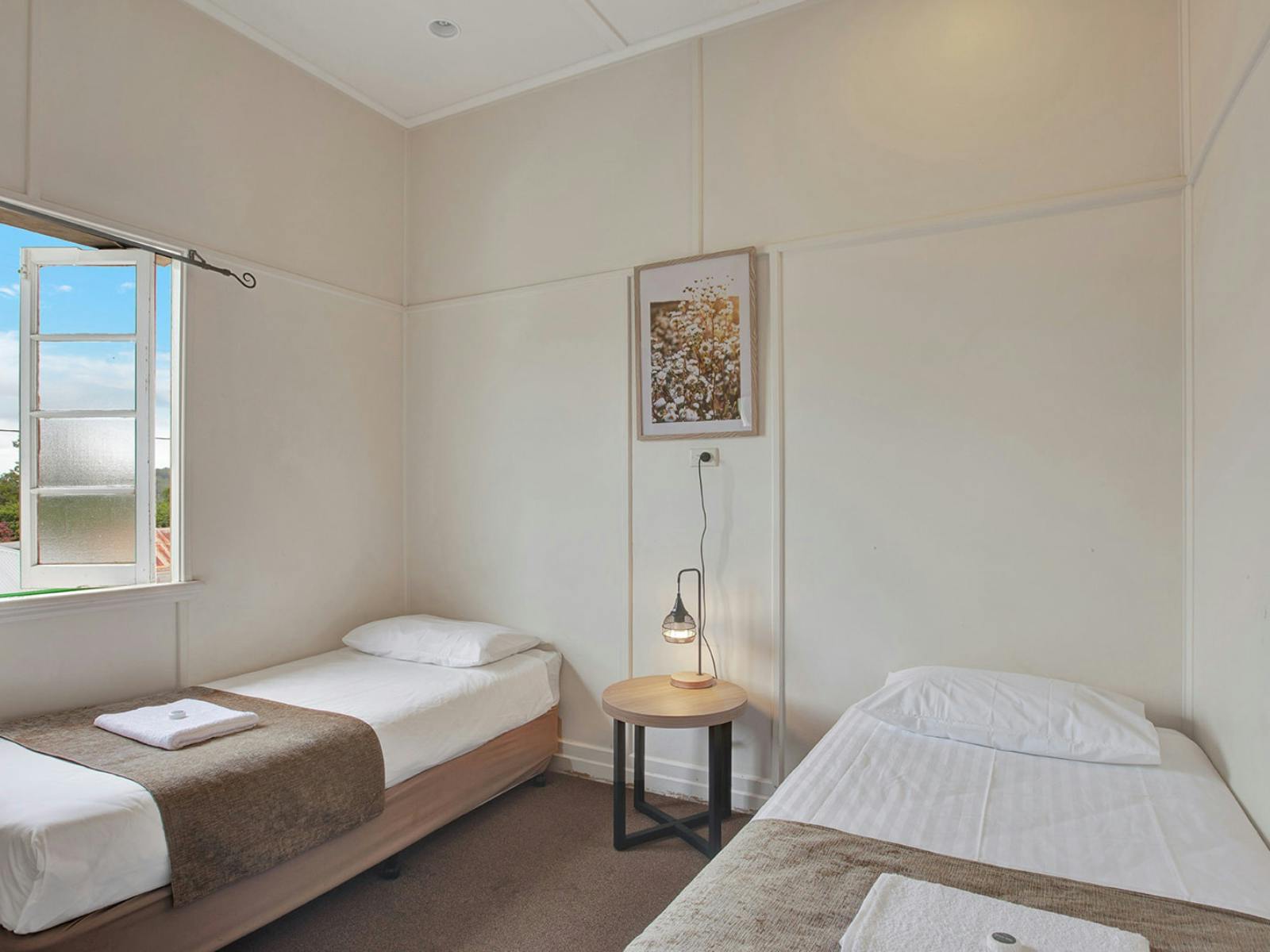 Kenilworth Hotel & Brewery - Twin Room (Shared Bathroom) Kenilworth Hotel & Brewery - Twin Room (Shared Bathroom)