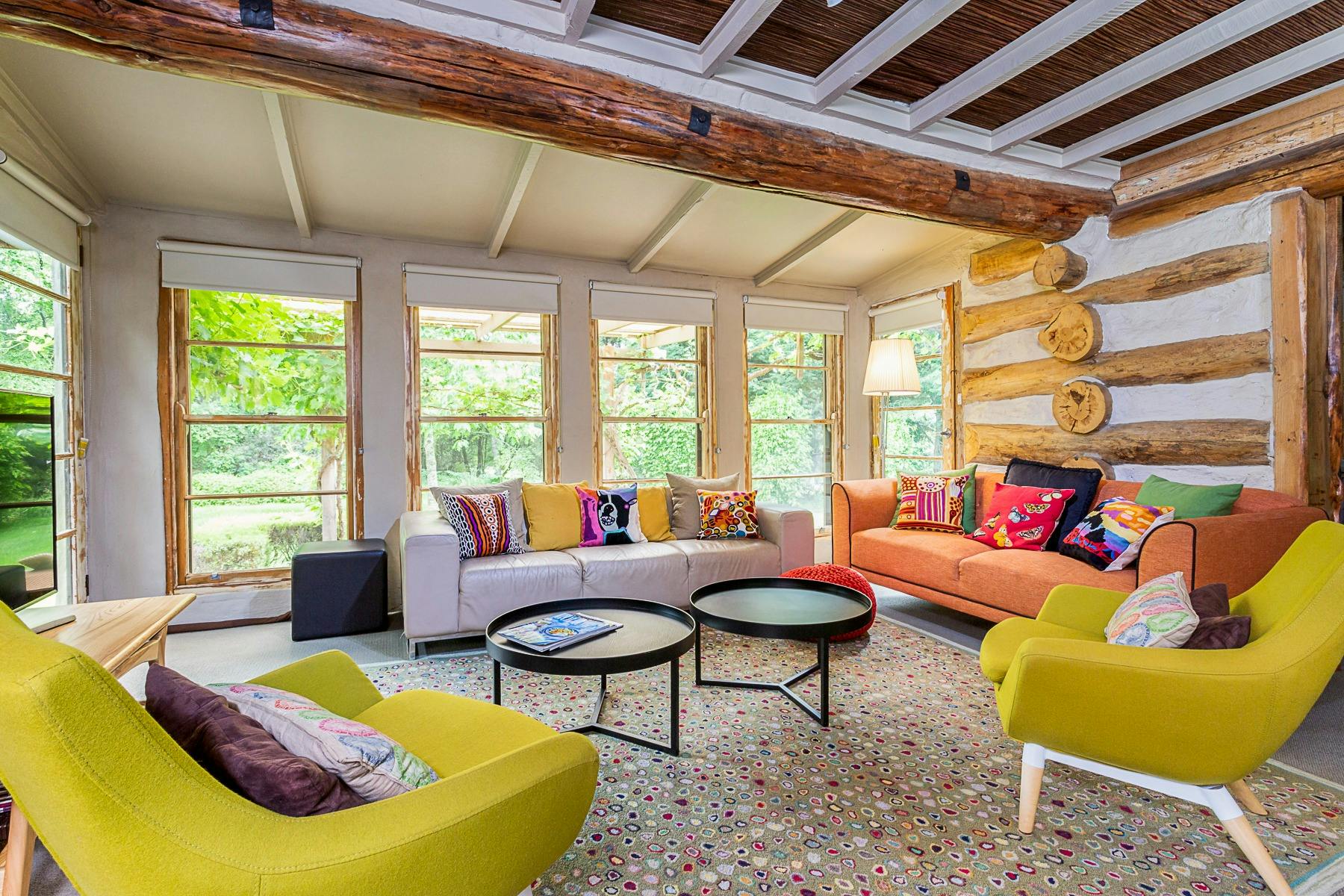 Generous living and dining room overlooking your private dining terrace and garden