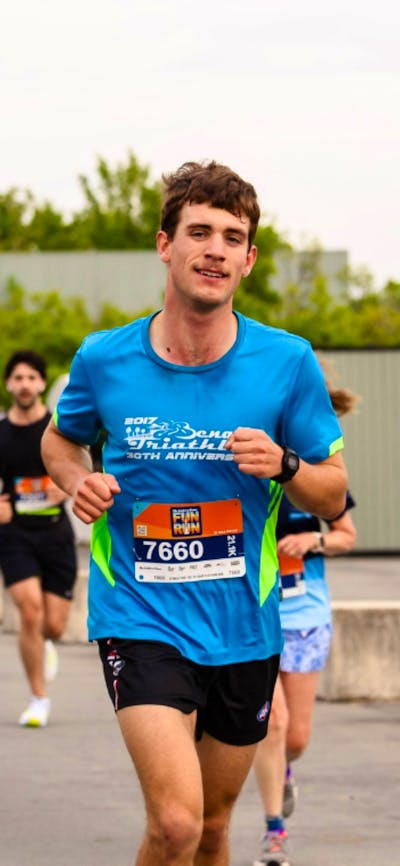 2 men running at Canberra Fun Run