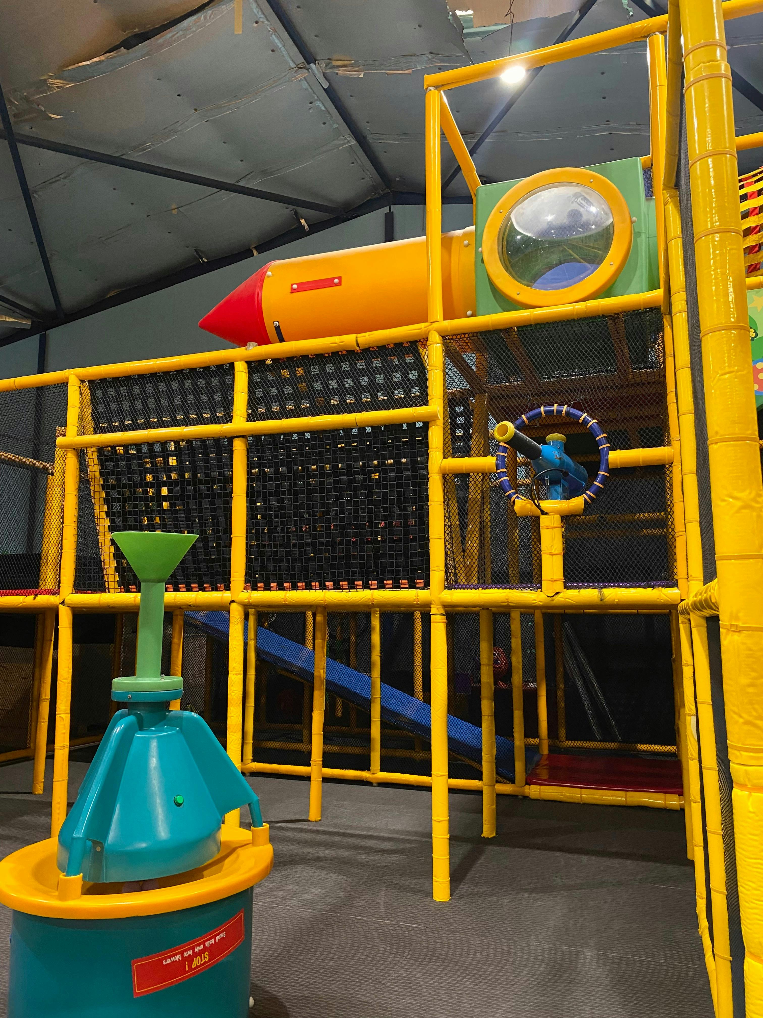 Kinderlabyrinth, lustige Familienzeit