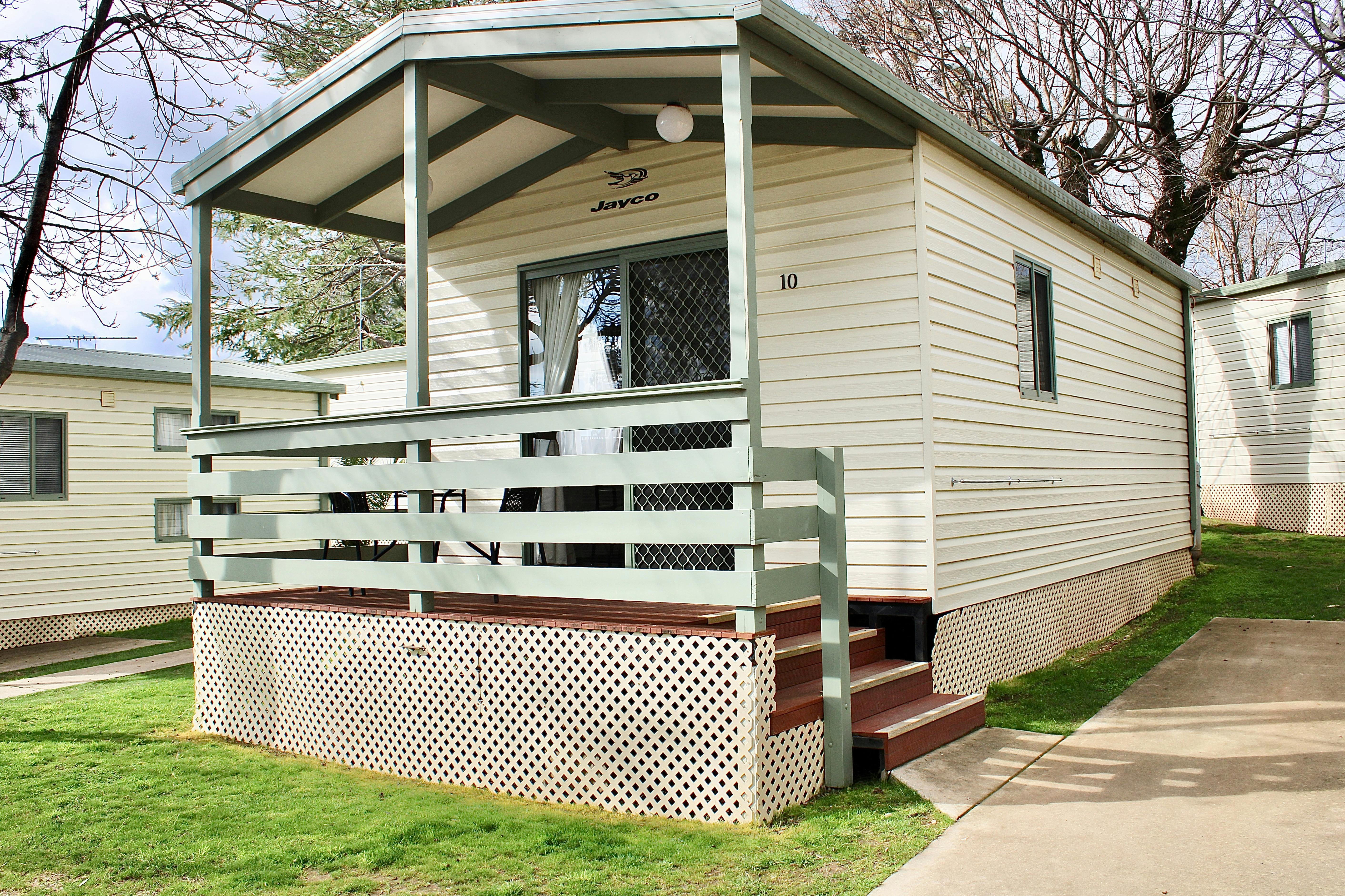 Deluxe Couples Cabin - Exterior