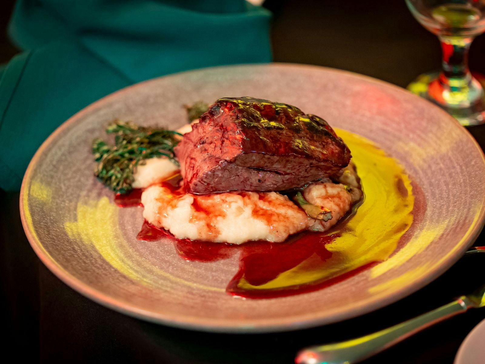 Plat main course meal beef