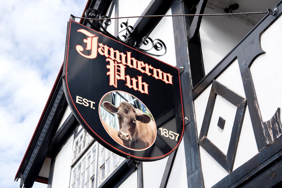 Sign at front of Jamberoo Pub