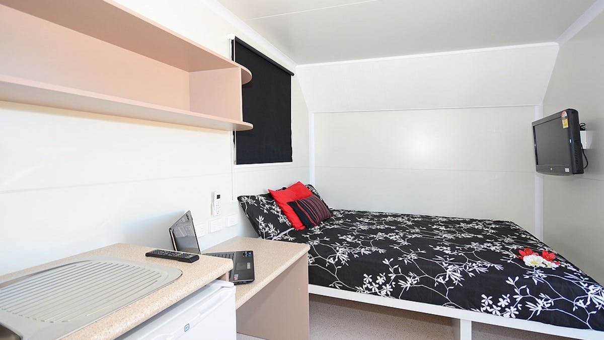 Sleeps 2 or 4