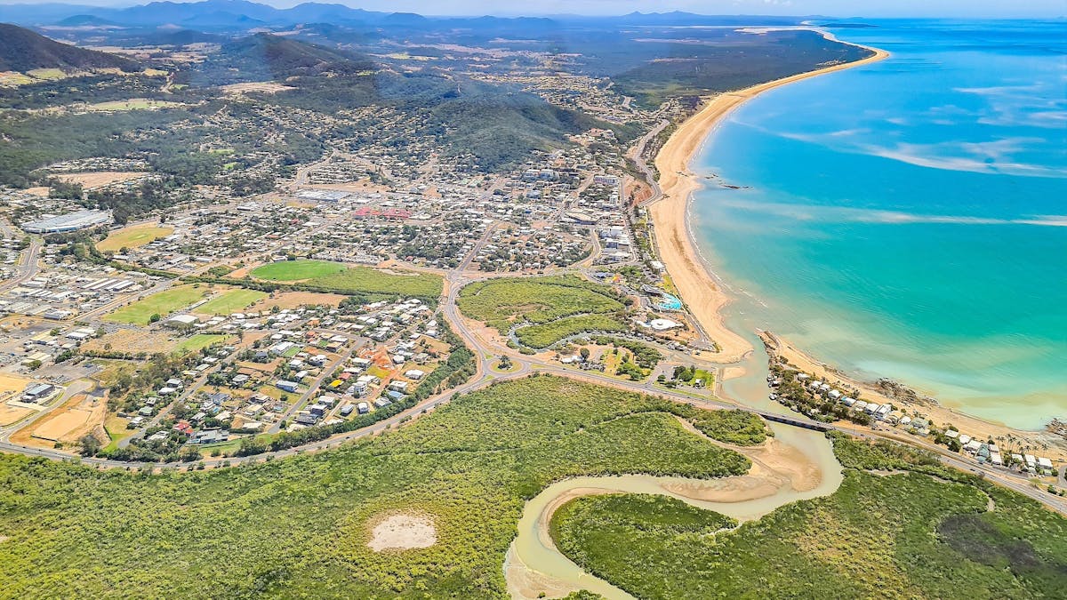 photo of beach near the town of yeppoon