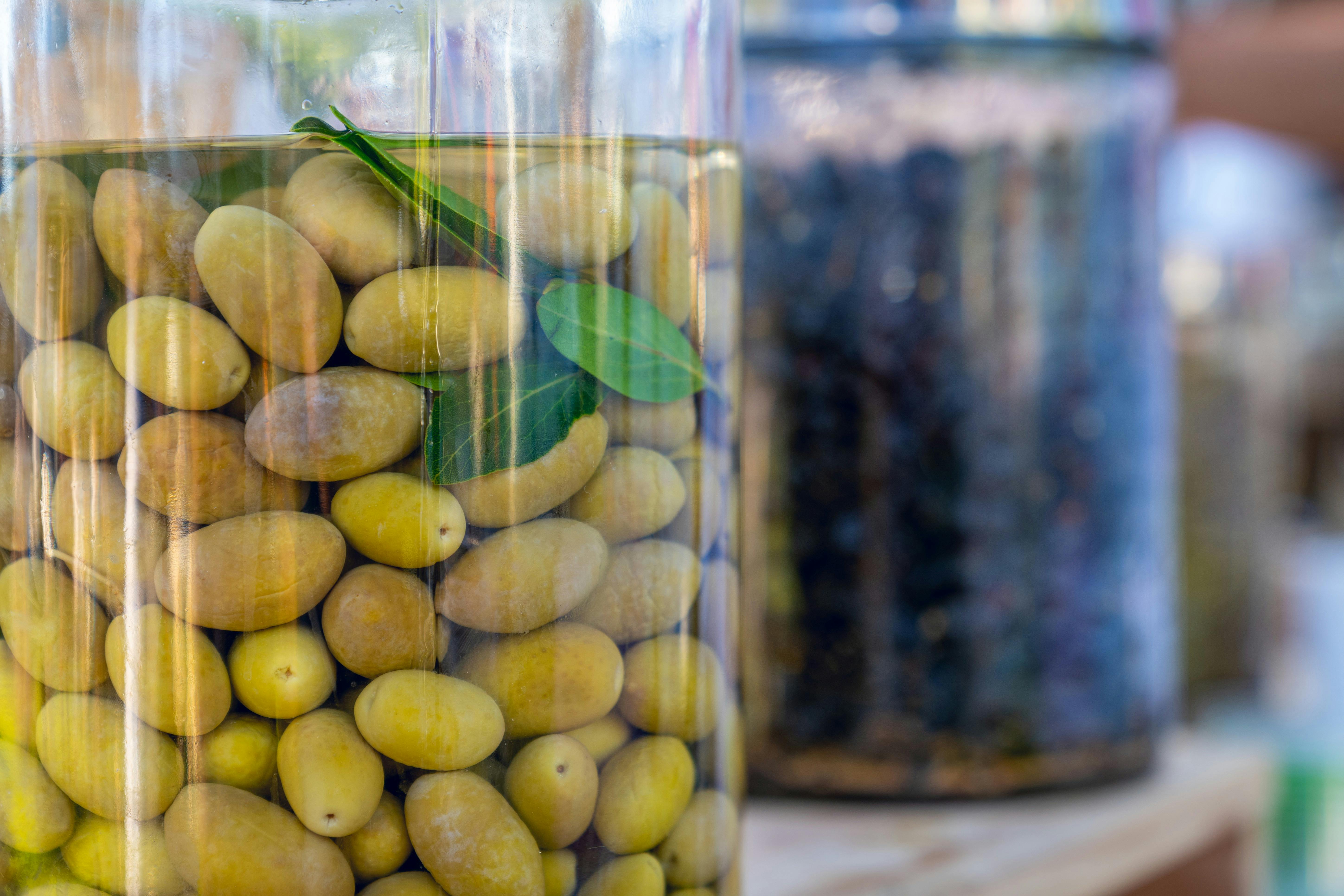 Tabletop Grapes preserve their own olives