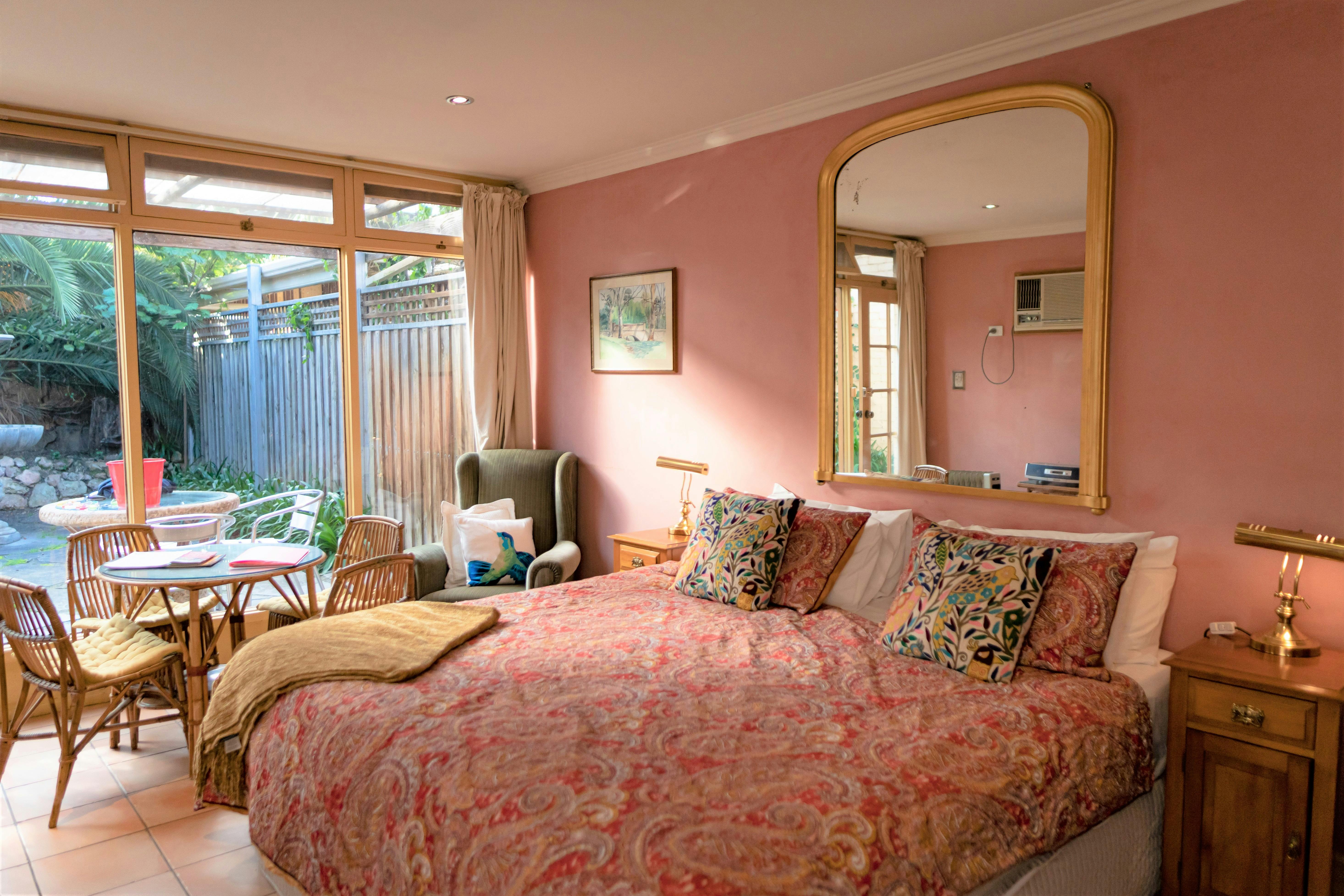 Champagne Suite