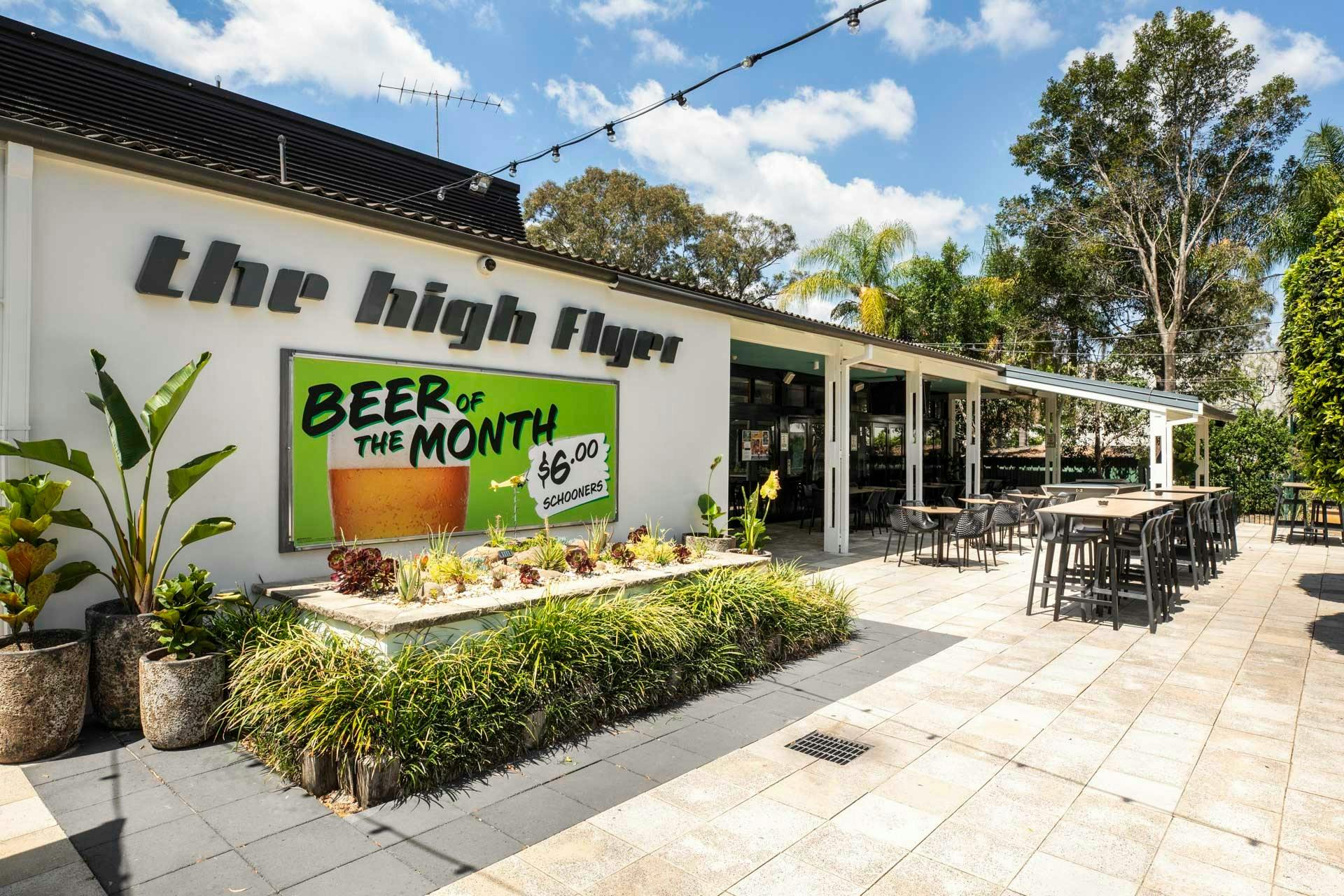 Schlummertrunk im High Flyer Hotel