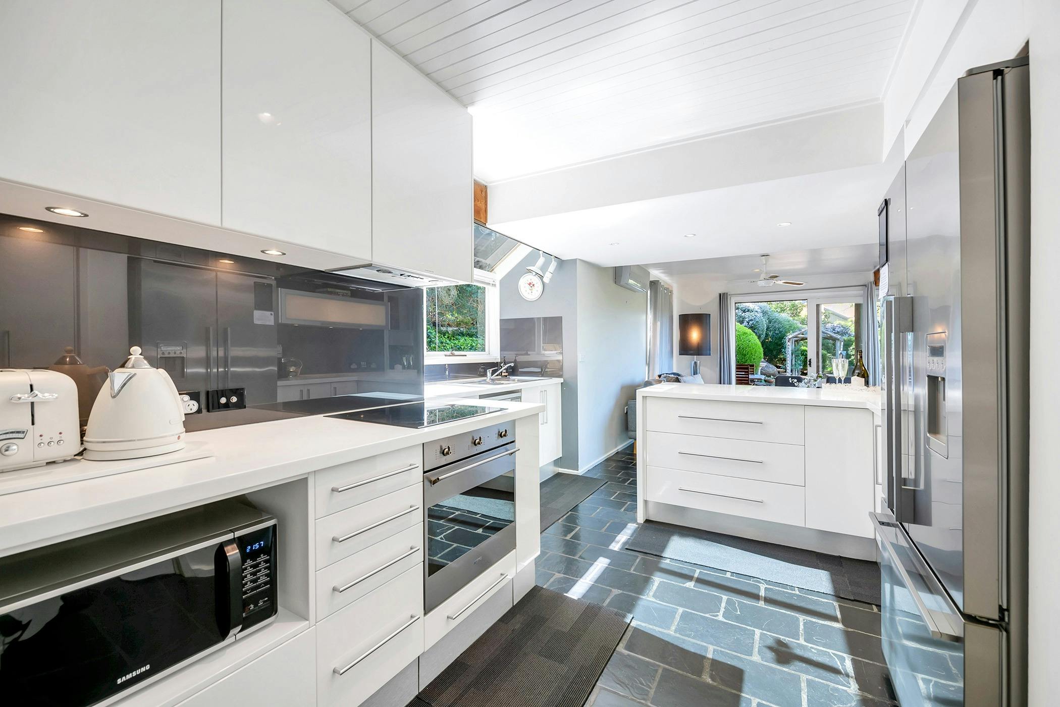 "Parvatii Adelaide Hills: Your Luxurious Escape for Unwinding in Adelaide's Style"