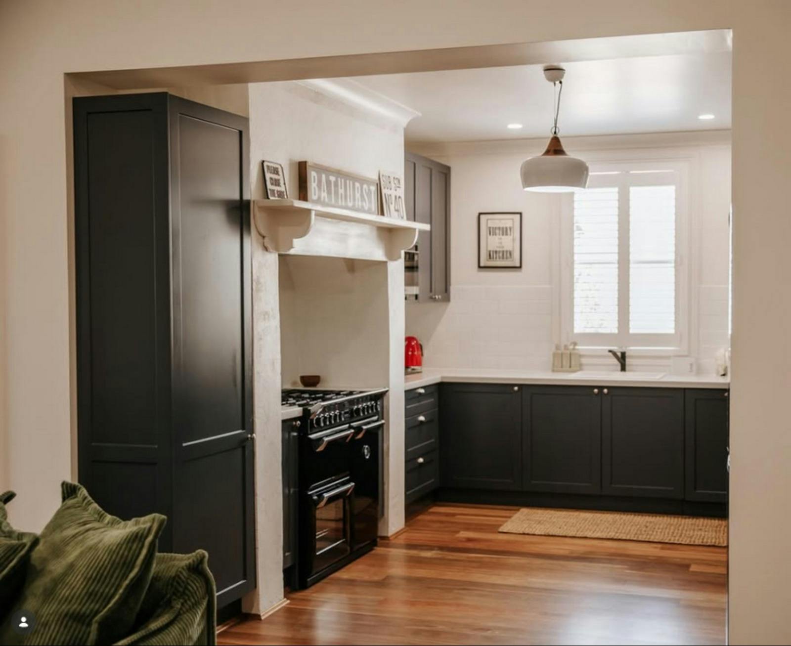 Black kitchen white walls