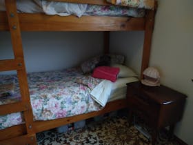 Nanna's Rose Cottage 2nd Bedroom Sleeps 2.