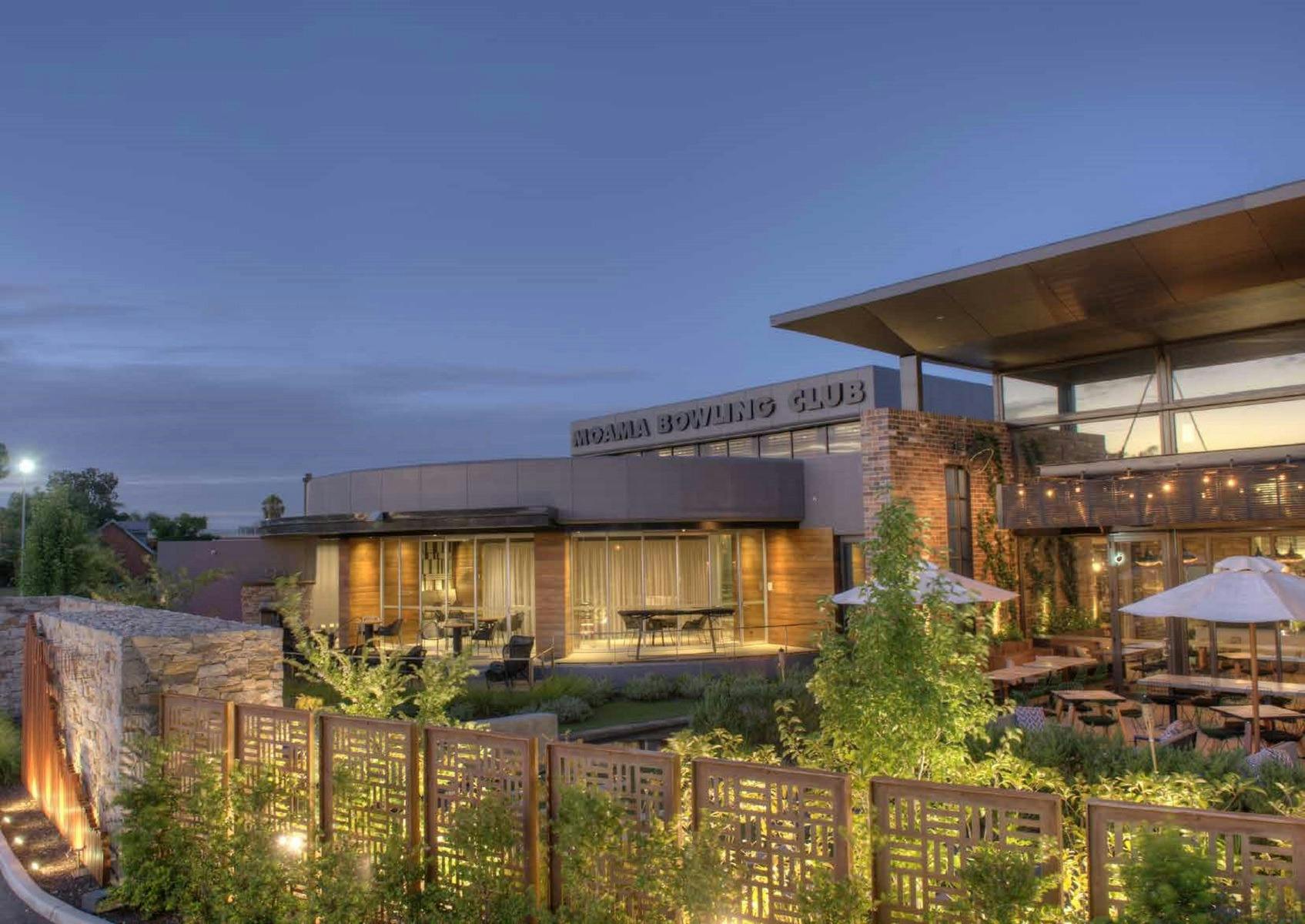 進入莫阿馬保齡球俱樂部