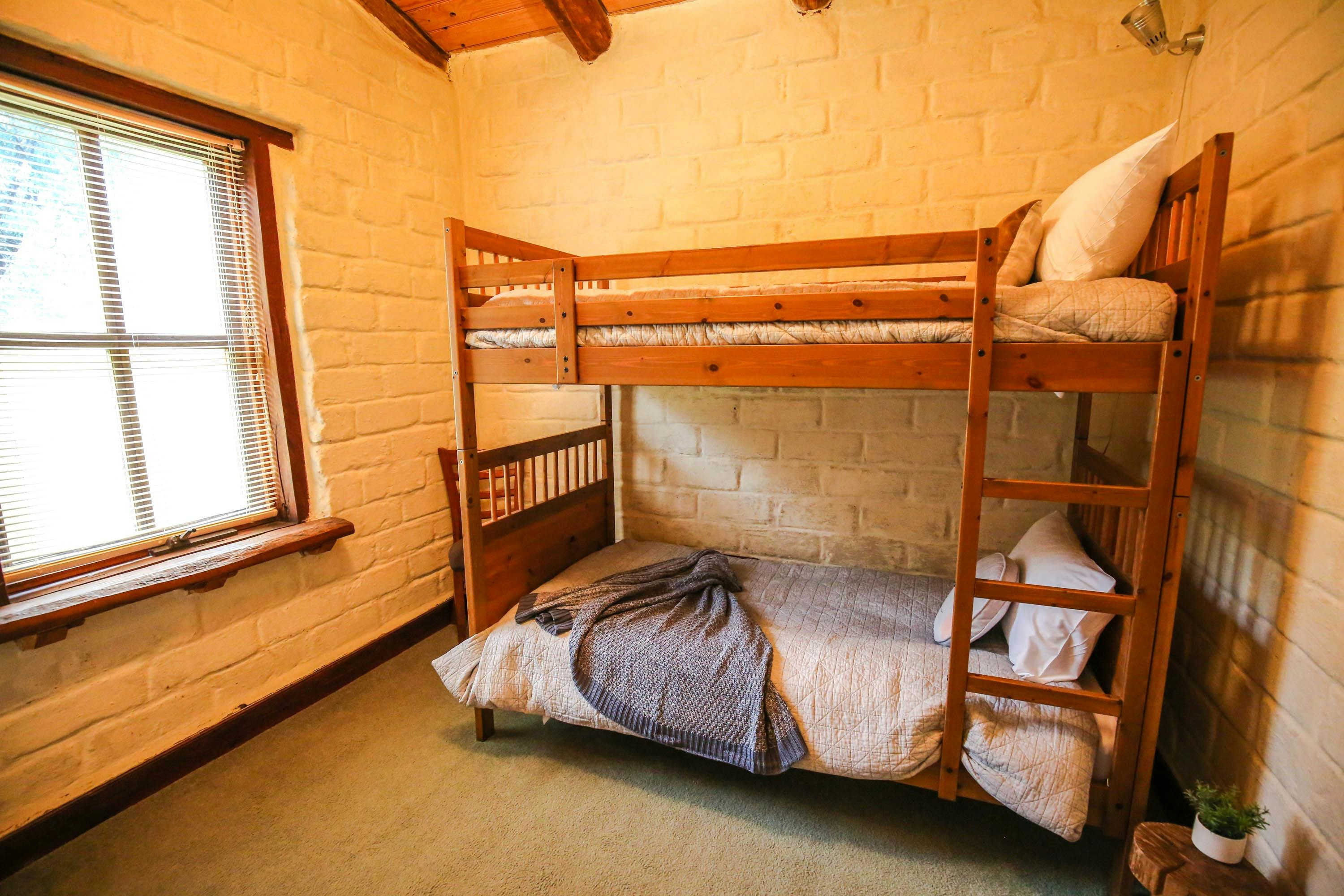 Family Group Couple Accommodation Bright Alpine Valley Getaways