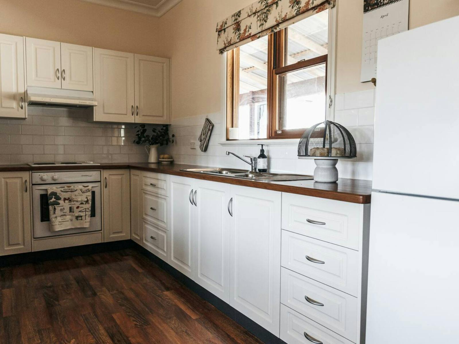 Conargo Cottage edit