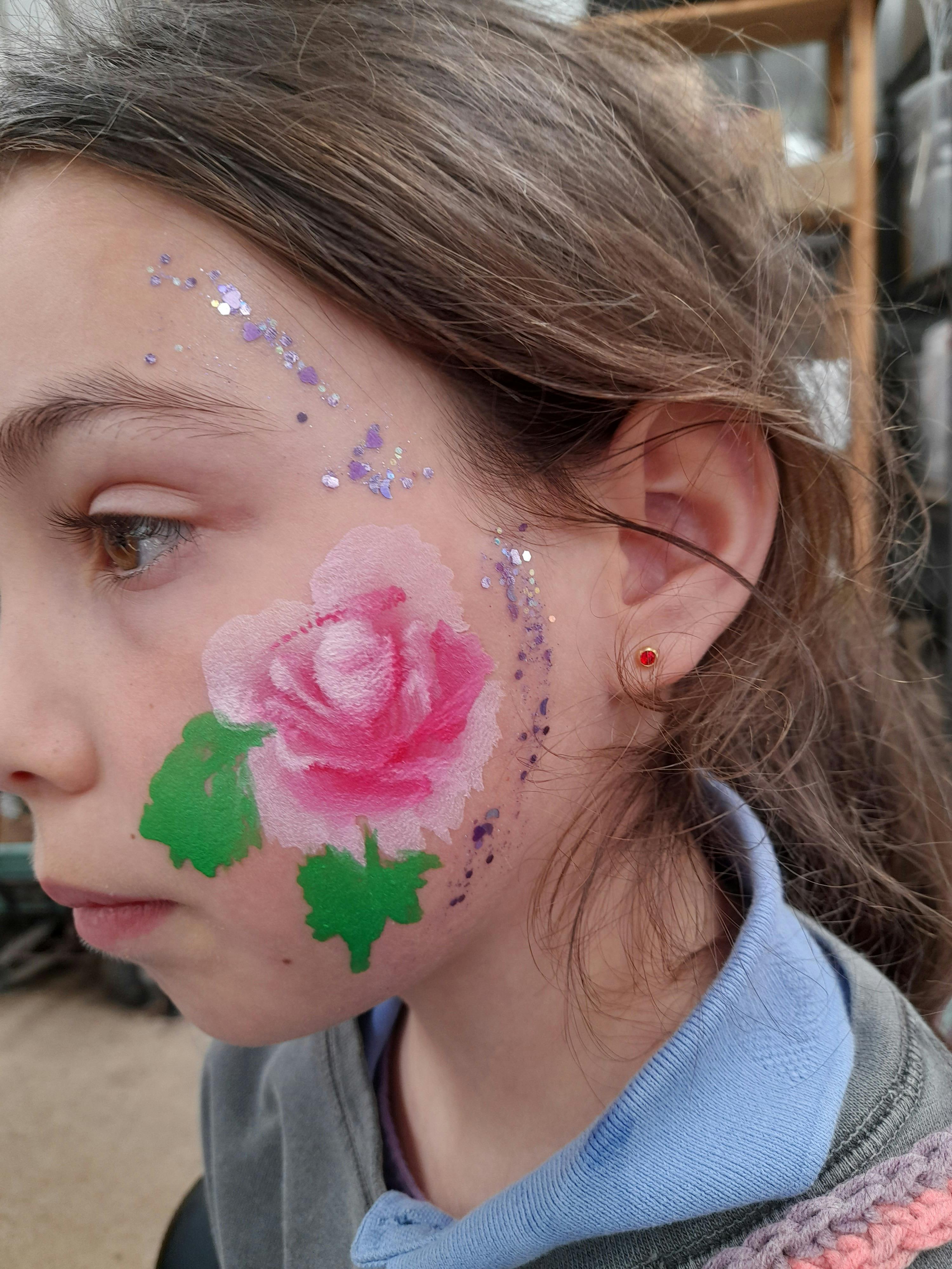 Lyndi Whalen face painting