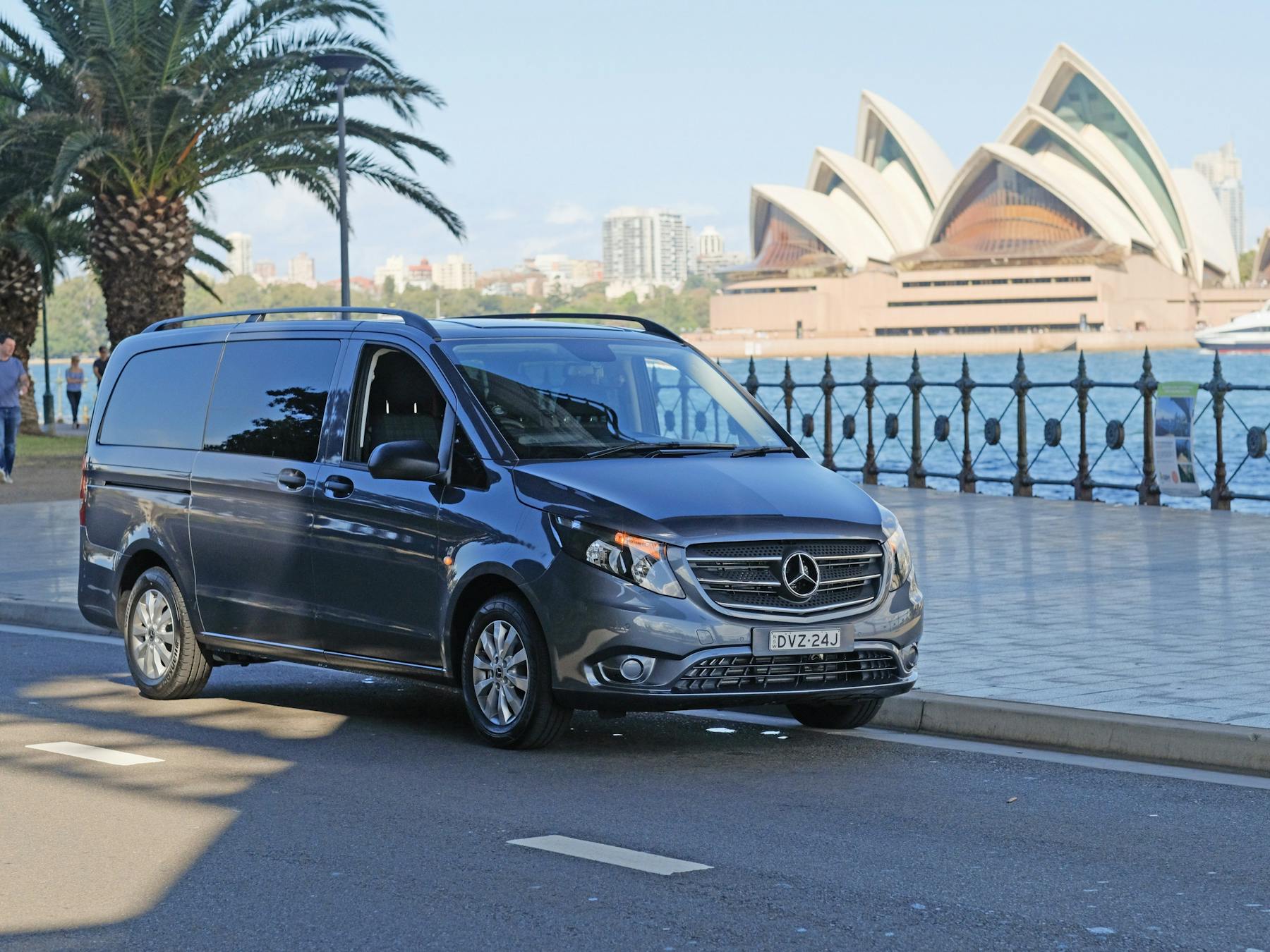 Mercedes Valente 9 seats 2018 y.