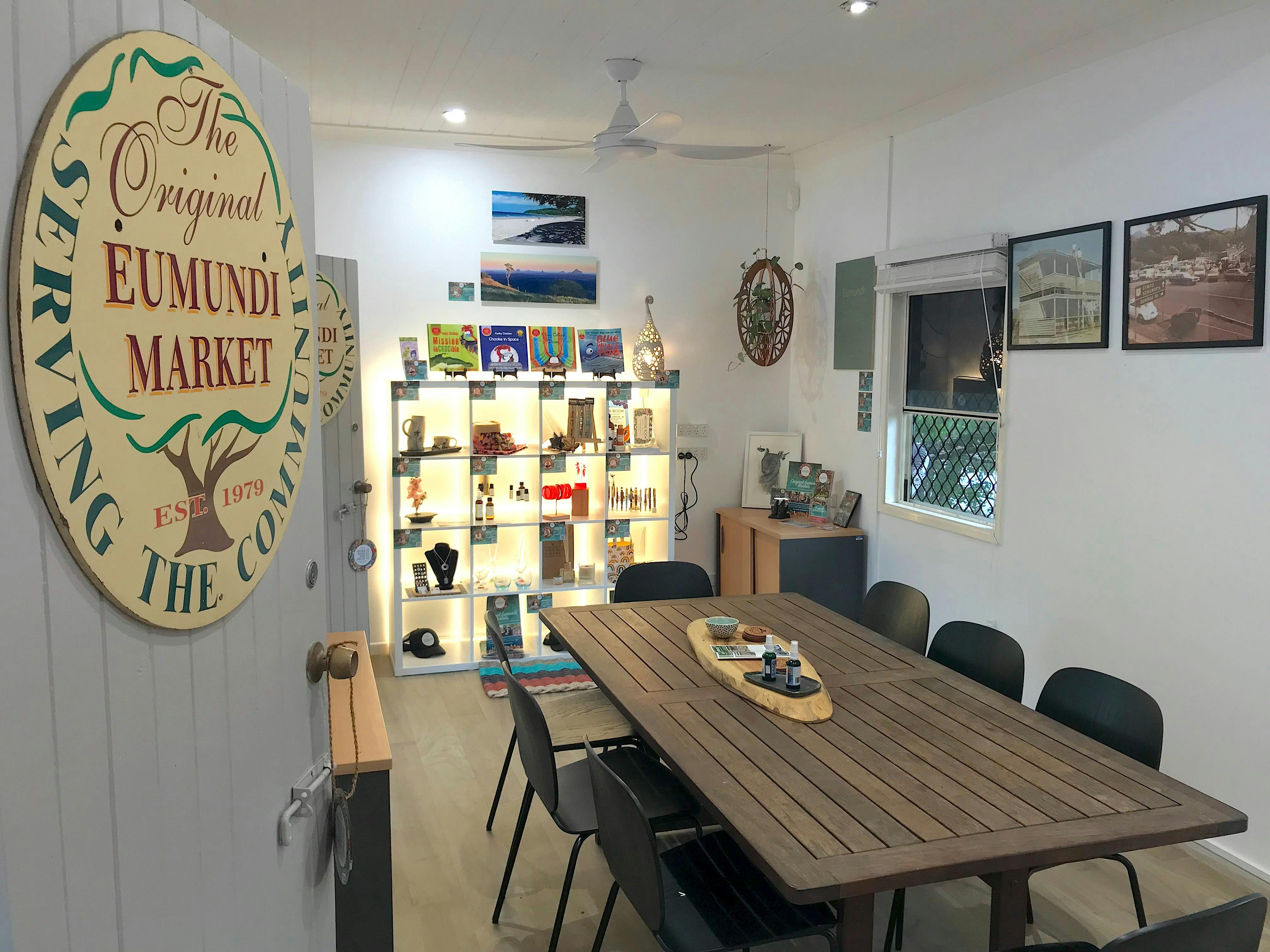 Joel's Journeys - Eumundi Markets Tour Deluxe from Noosa