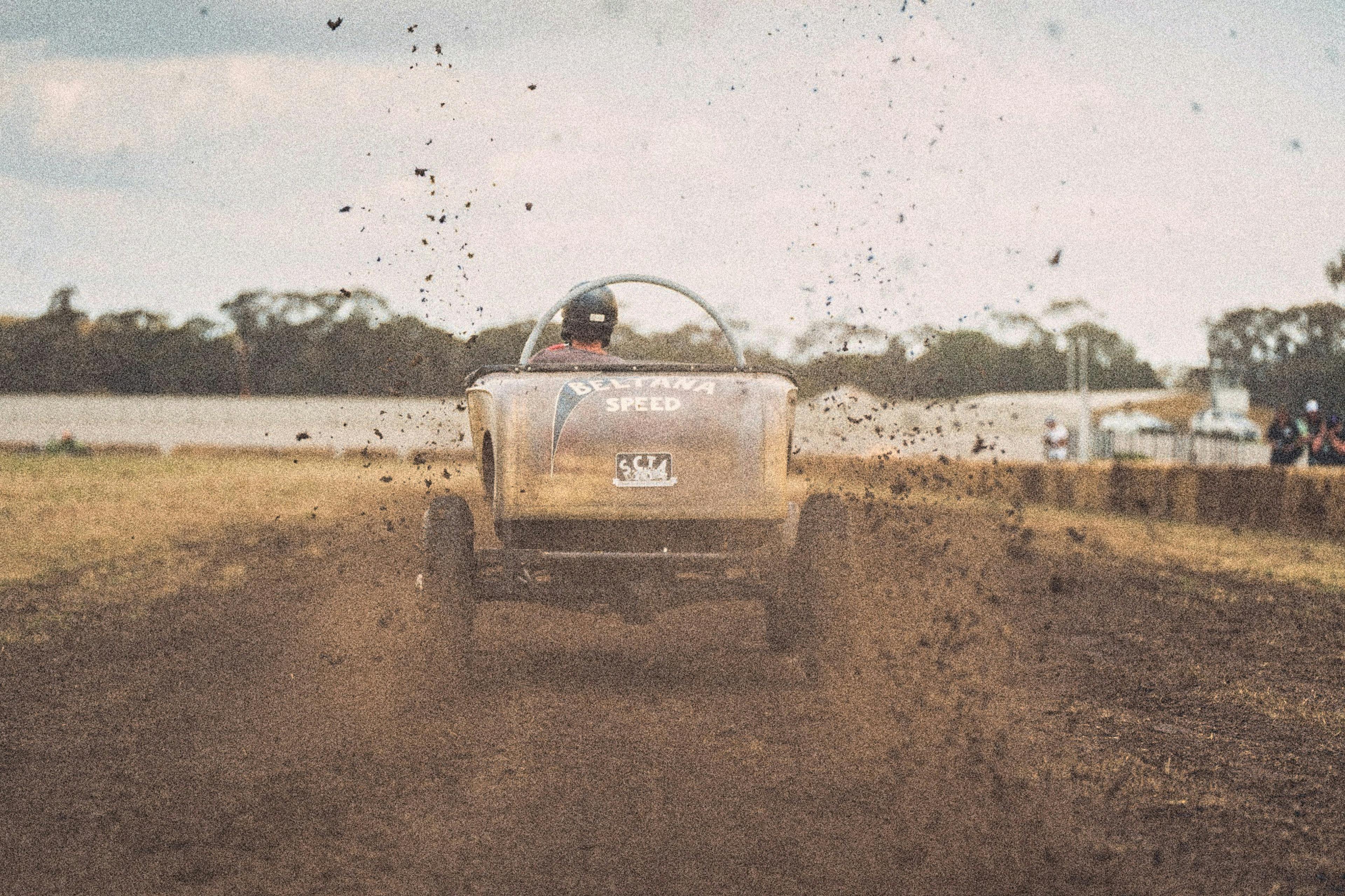 DIRT DRAGS