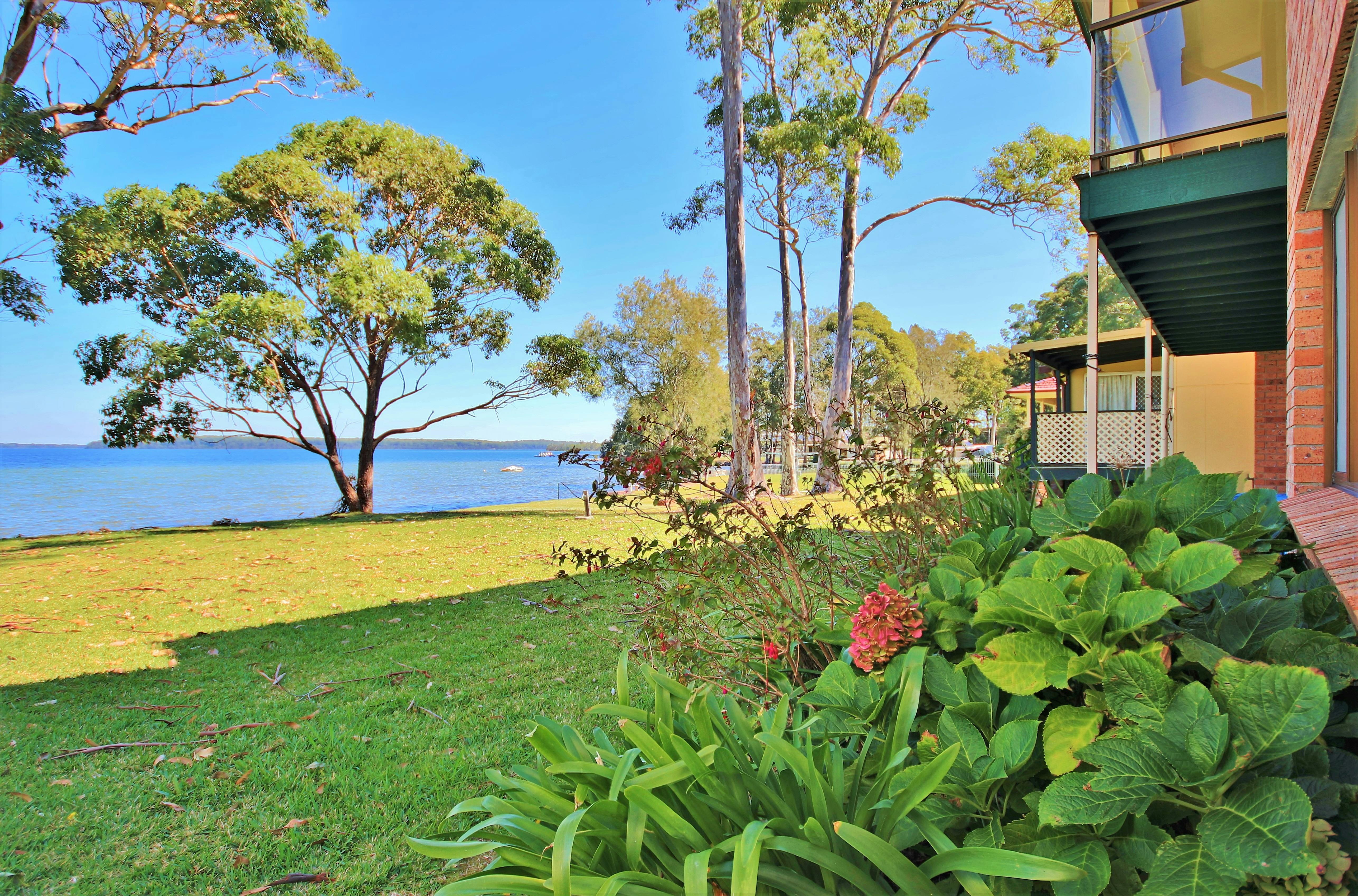 Absolute Waterfront at Sanctuary Point NSW Holidays &