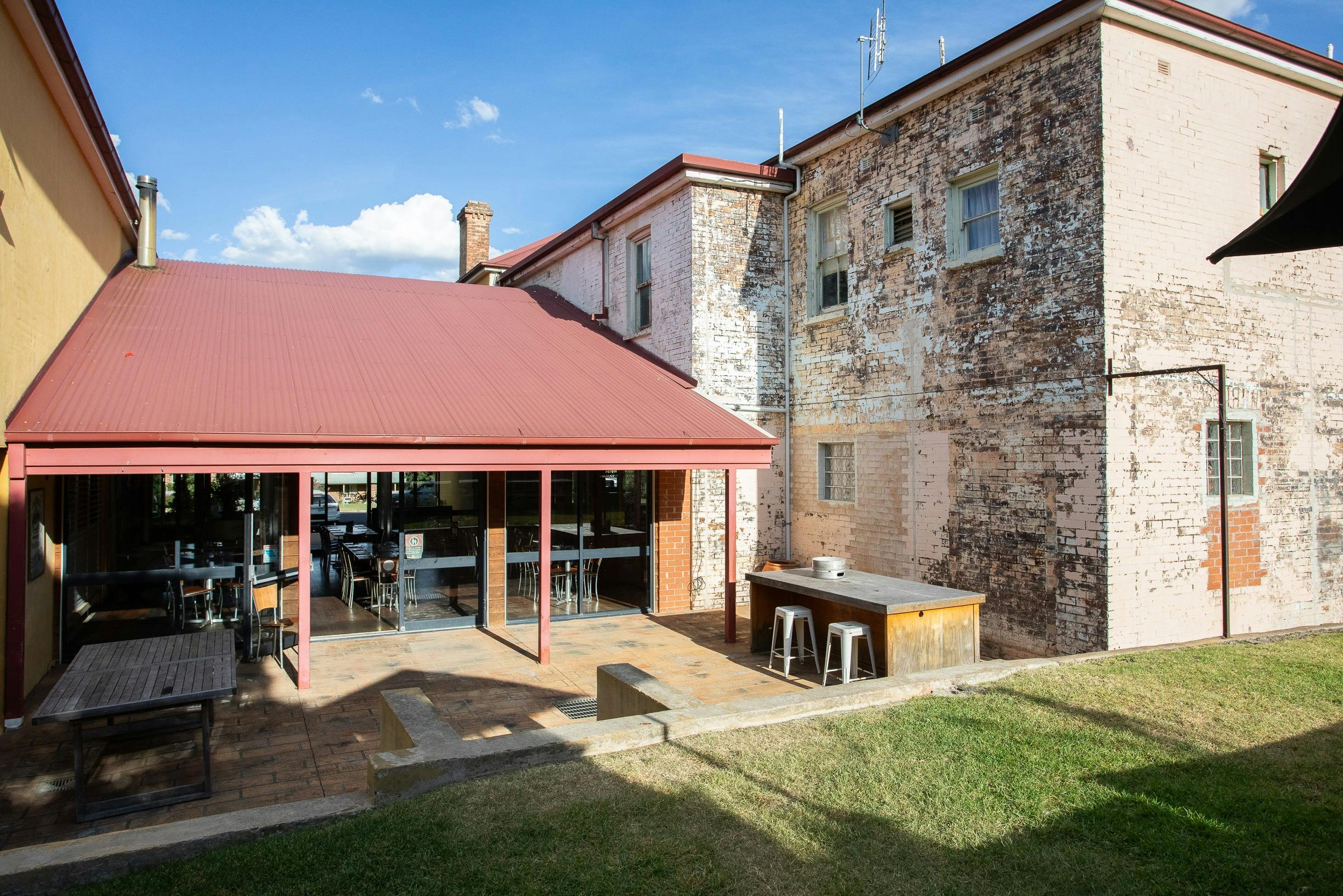 Commercial Hotel Walcha - Beer Garden