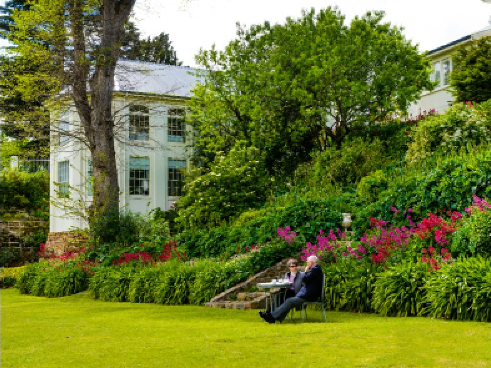 Garden view of Woodbrige on the Derwent, relax by the river