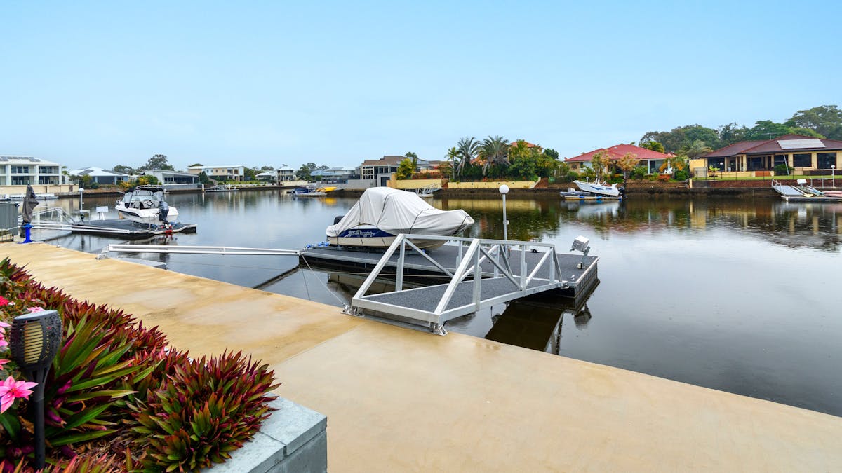 Pontoon