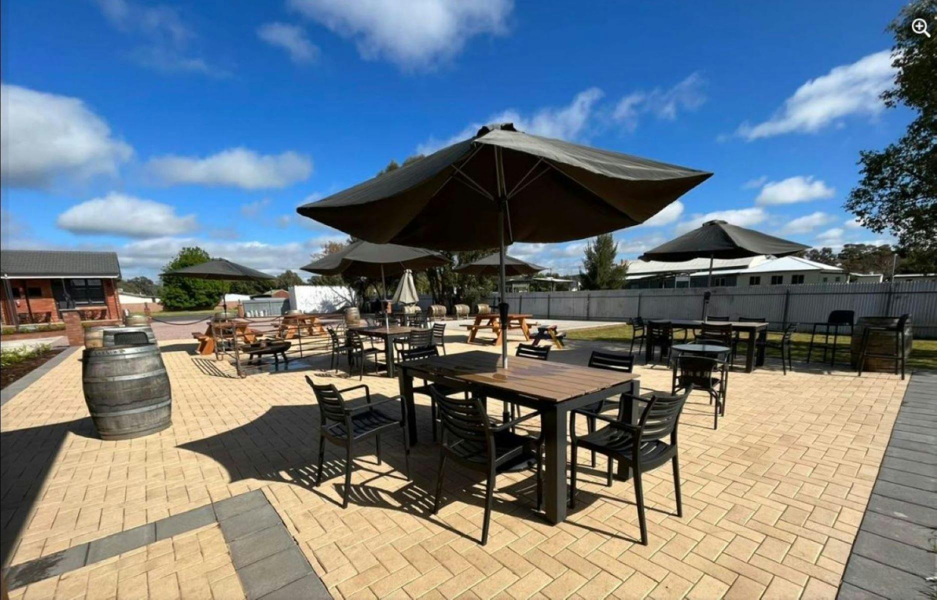 Bogan Gate Pub beer garden