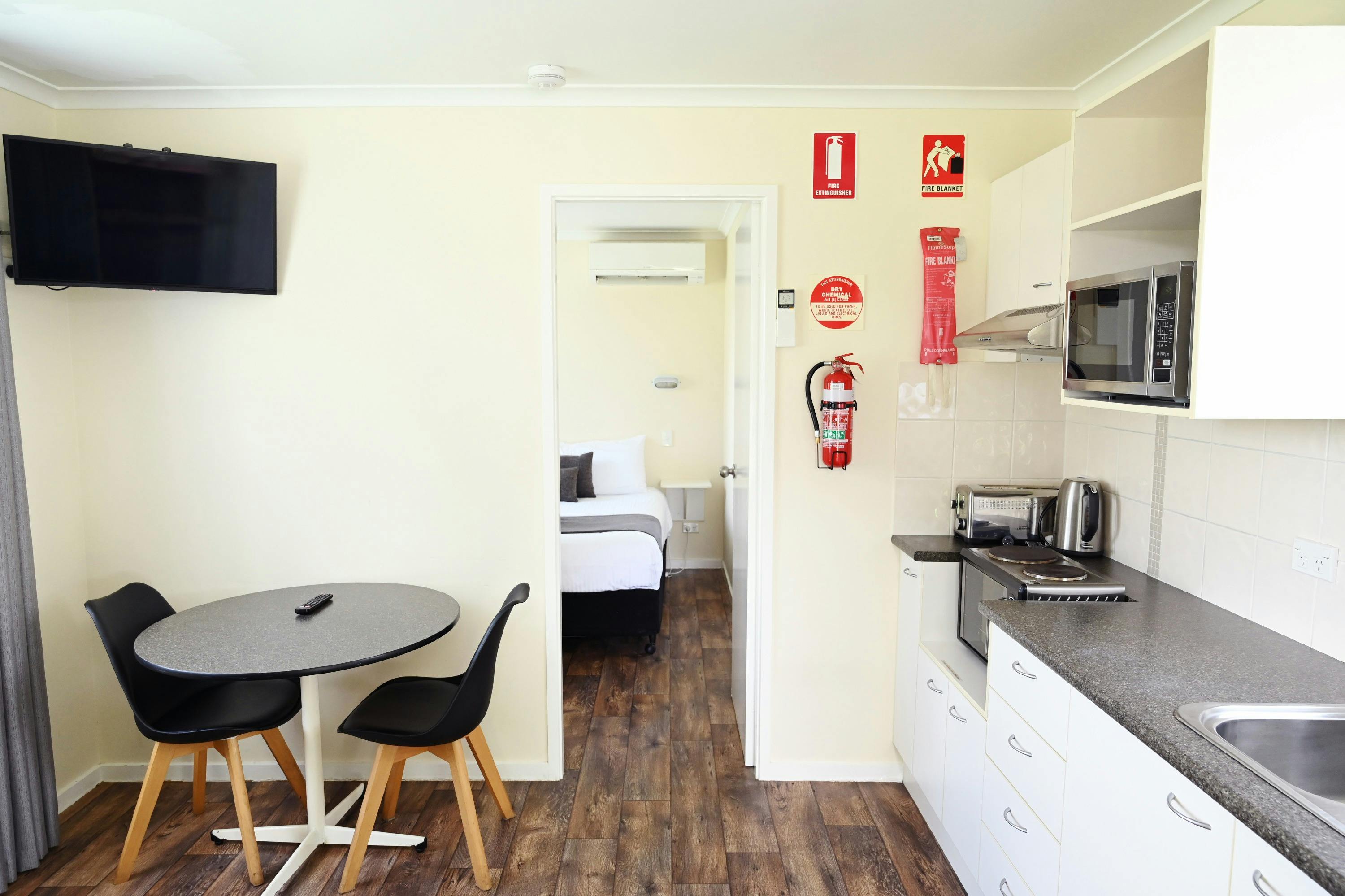 Cabins Colour City Caravan Park