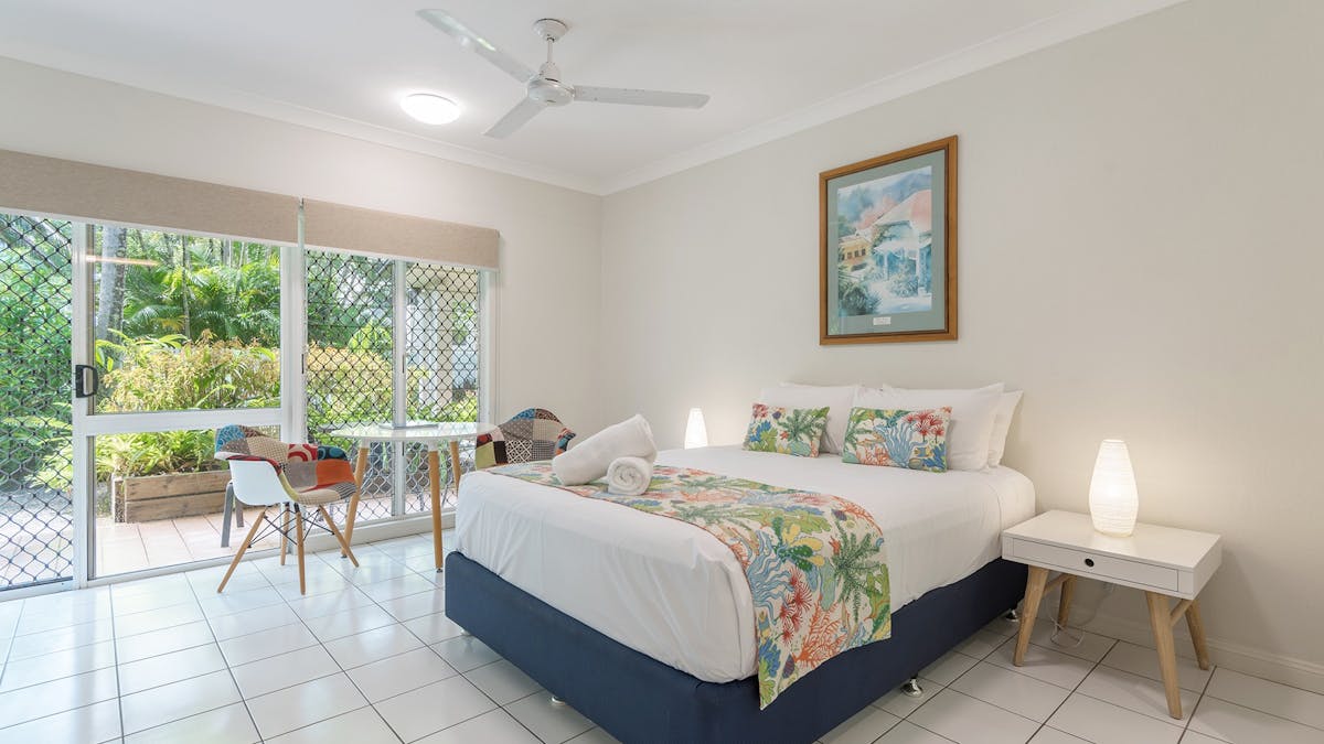 deluxe studio apartment ground floor air conditioned free wifi heated pool free parking