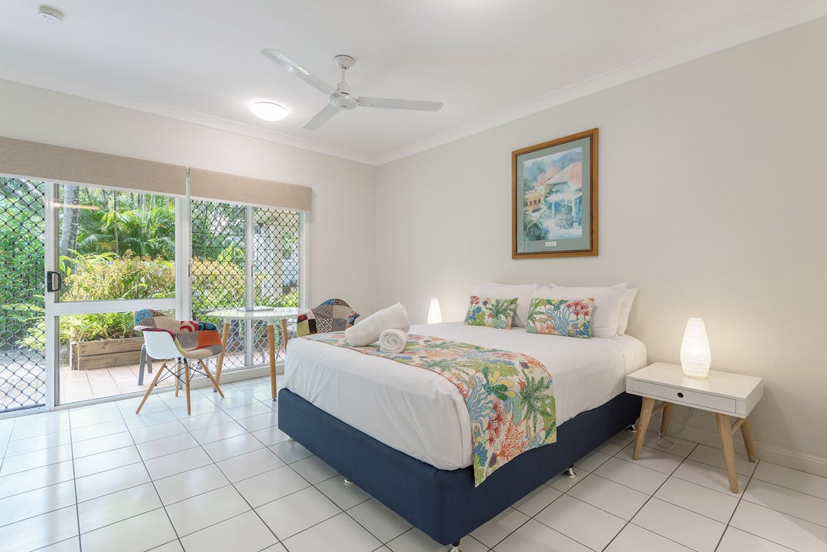 deluxe studio apartment ground floor air conditioned free wifi heated pool free parking