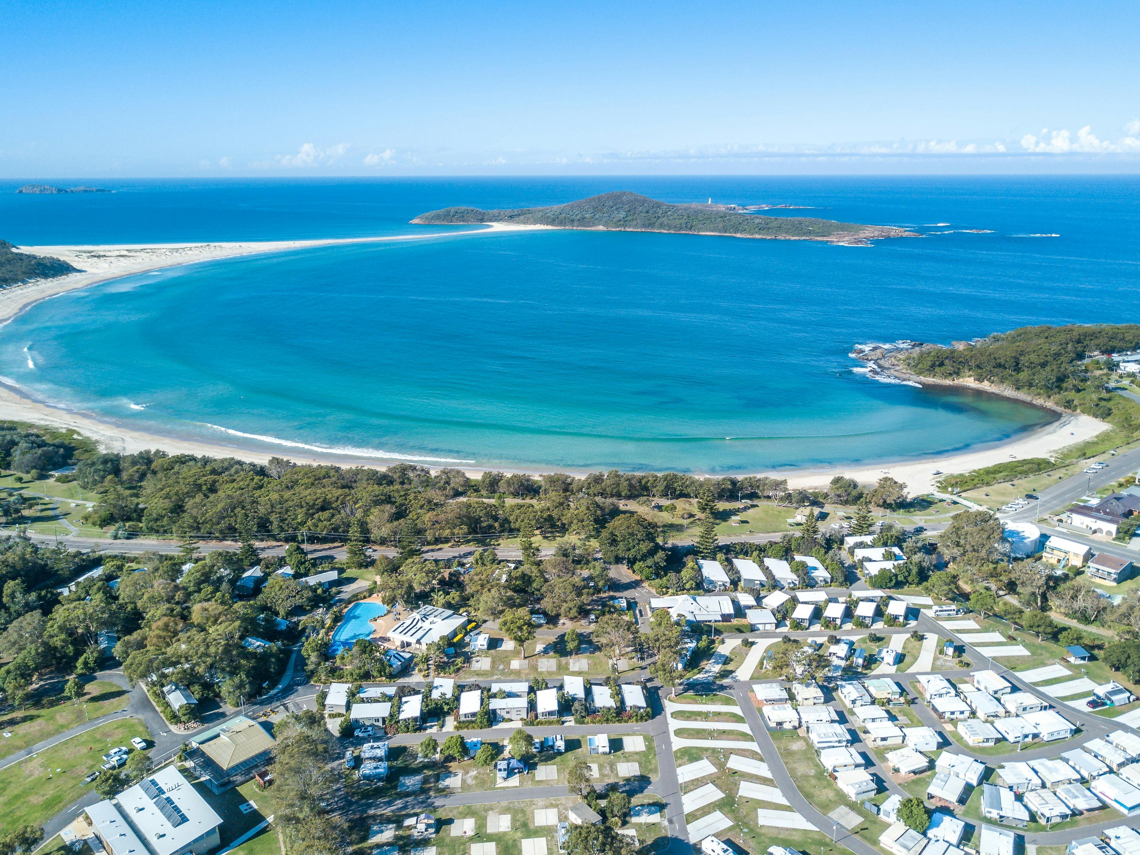 Fingal Bay Beach | NSW Holidays & Accommodation, Things To Do ...