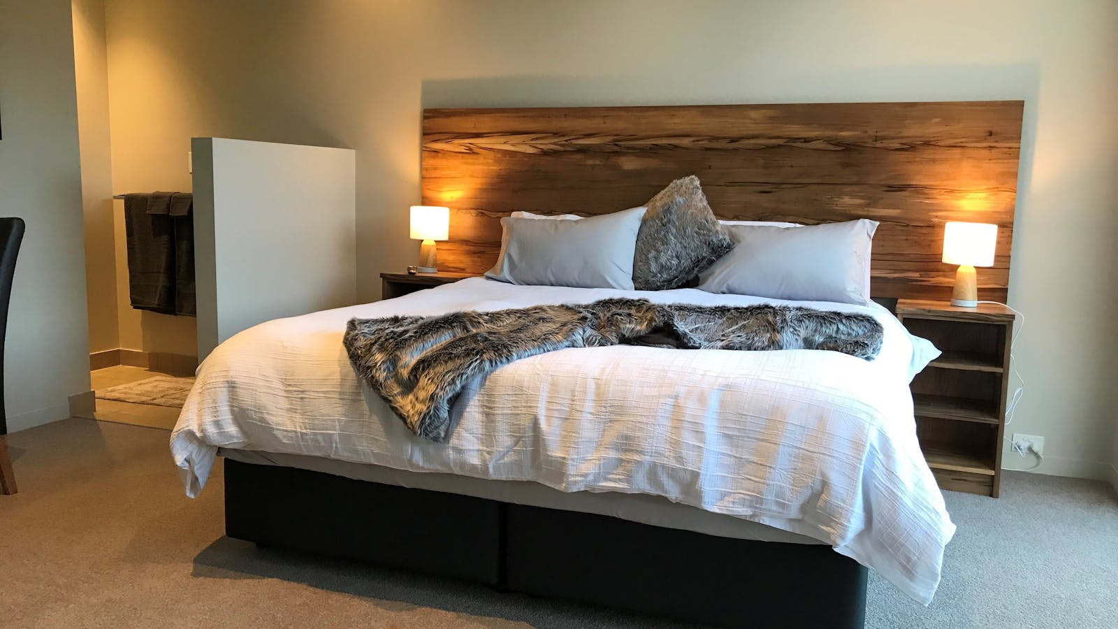 Cinema Suite king size bed