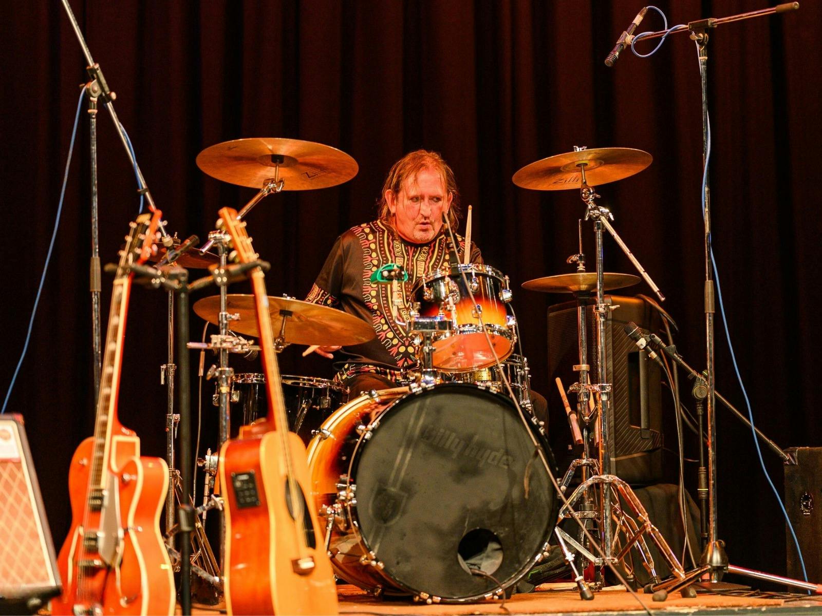 Santana & The Doobie Brothers Tribute Live On Stage