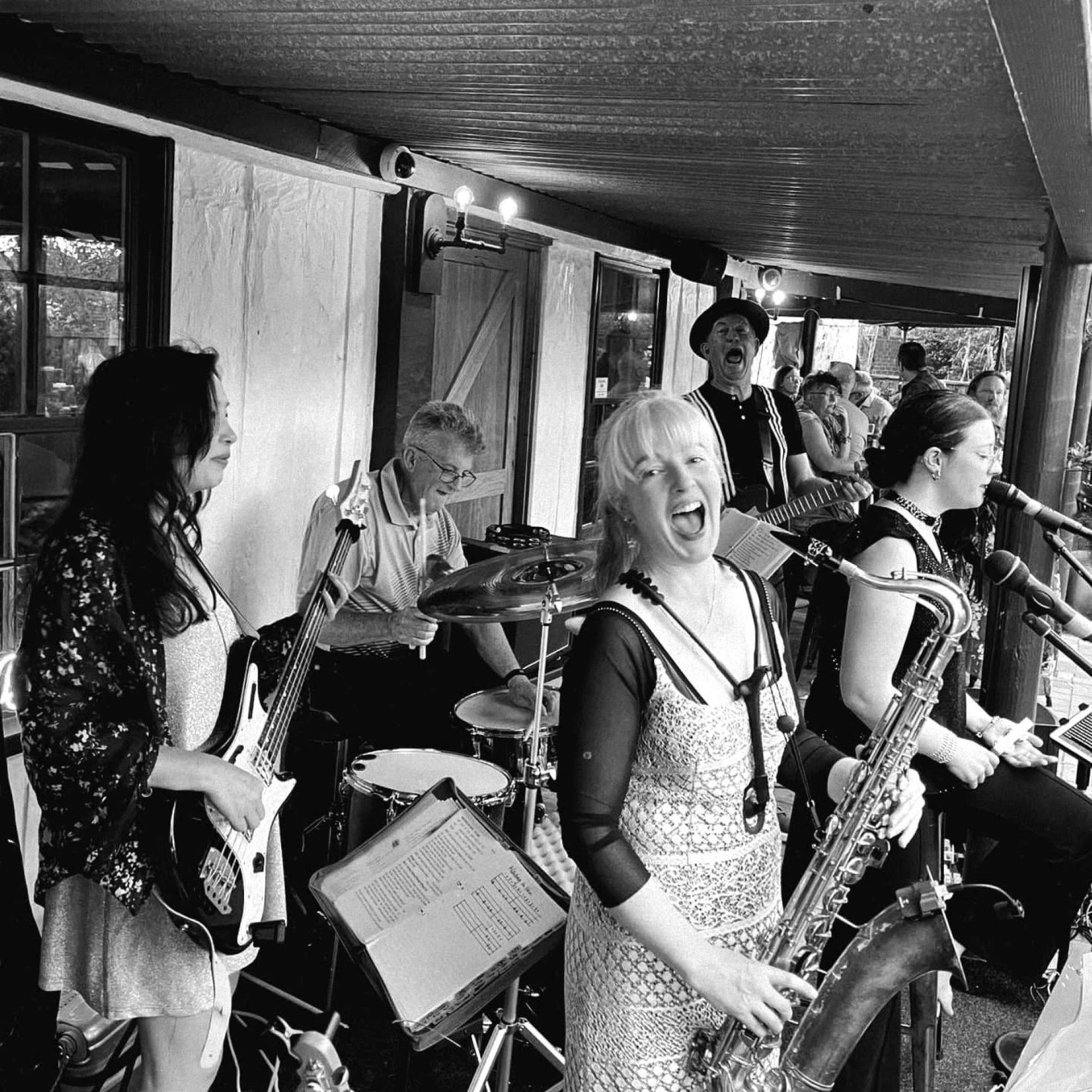 Lounge Baby at Yazzbar