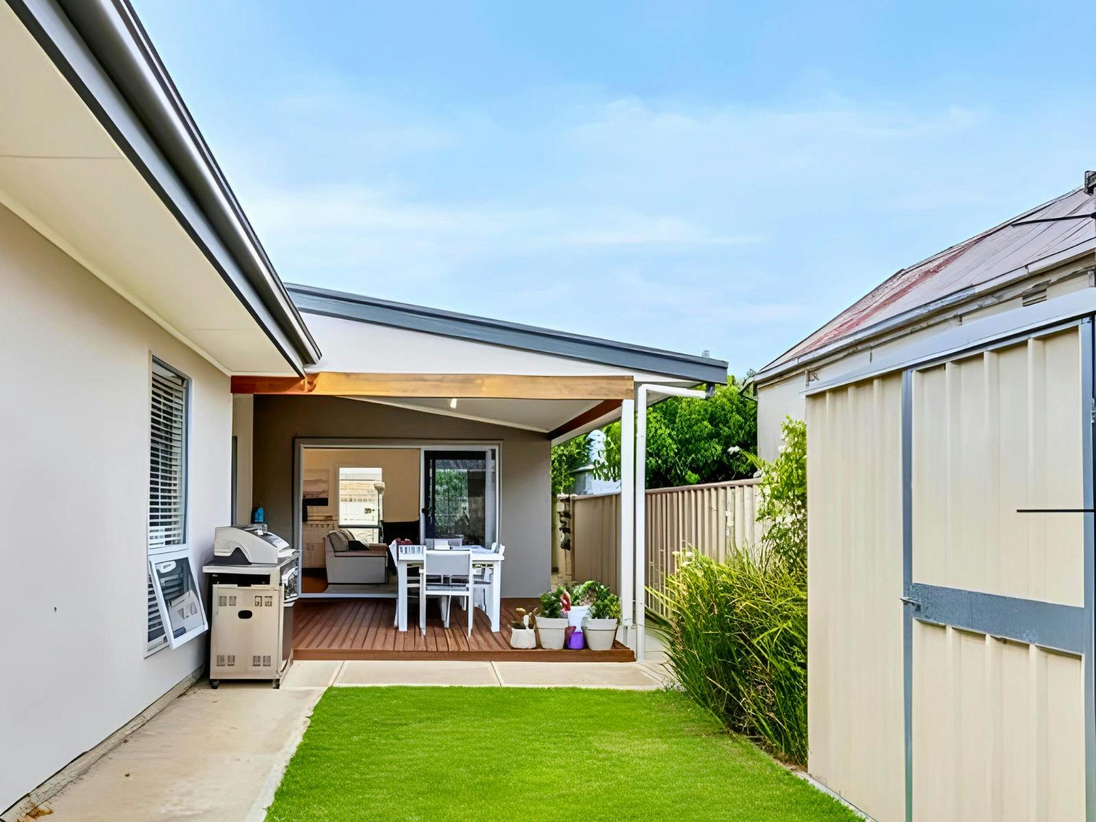 Light Filled Modern & Stylish 3BR Holiday Home