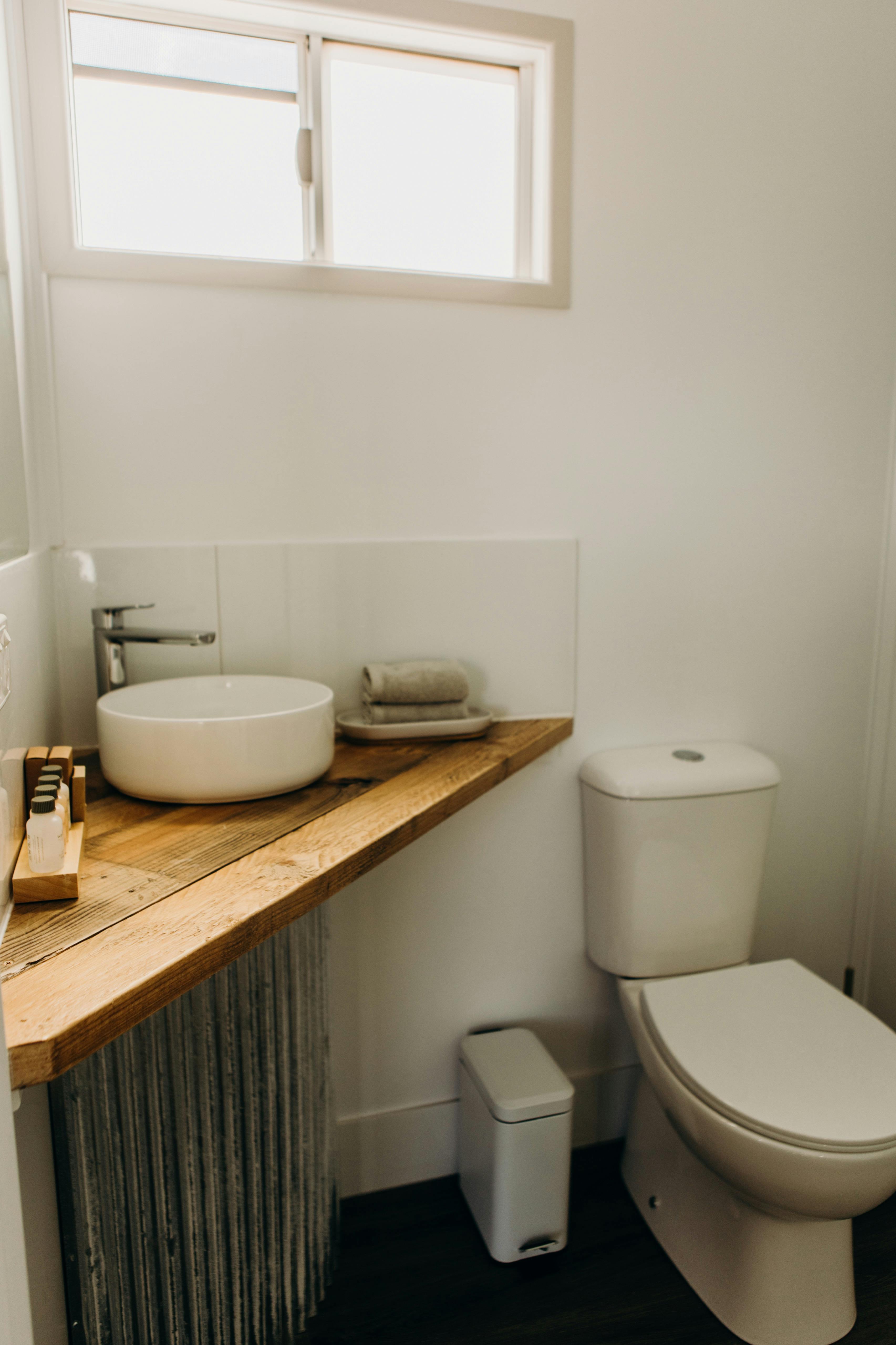 Ensuite in the Hut accommodation