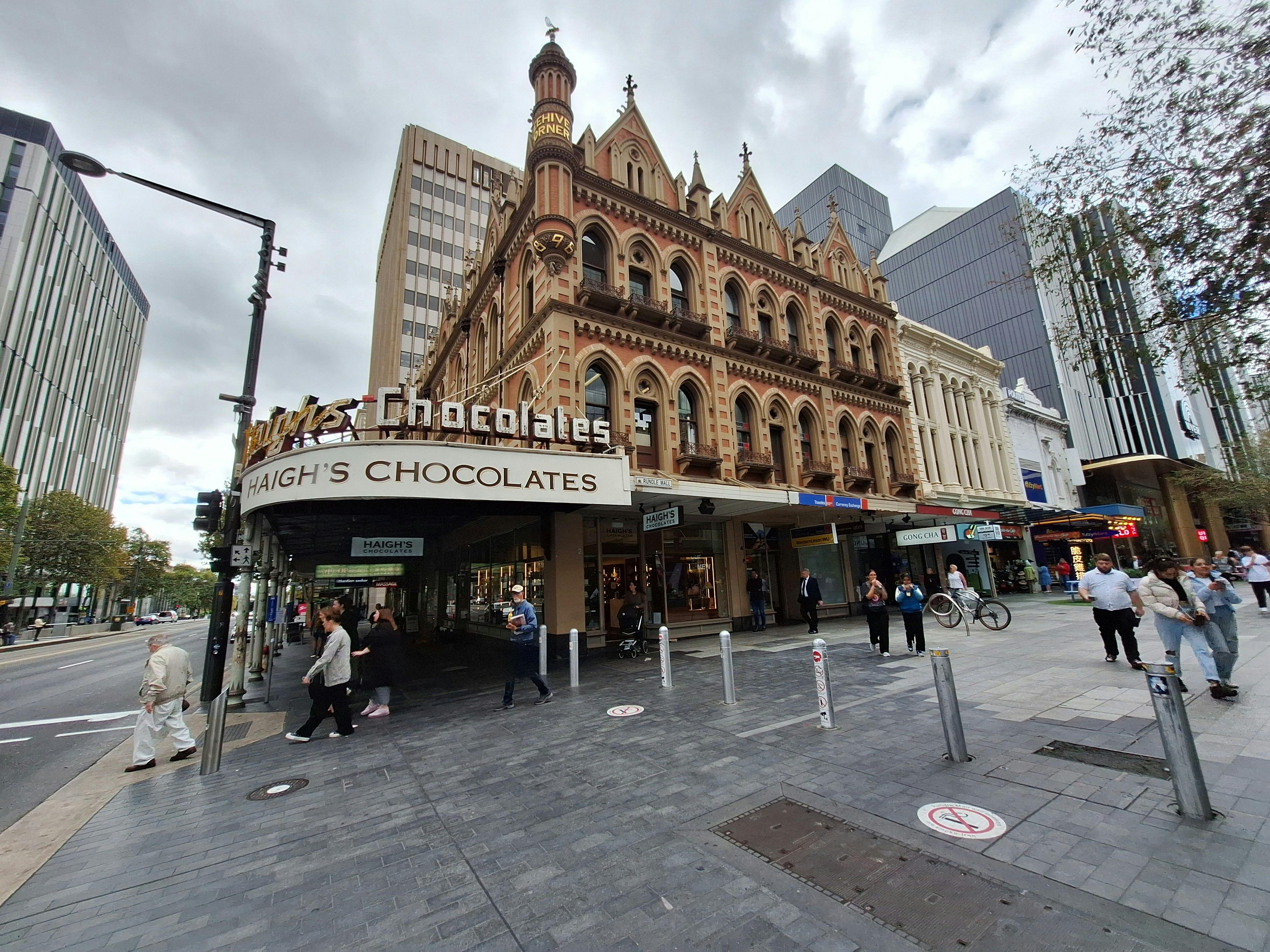 Discover Adelaide: City Walk and River Cruise