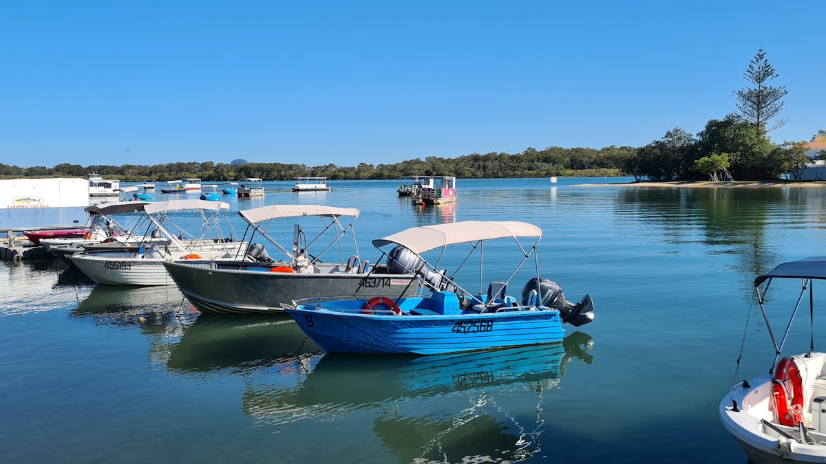 17 different boat options to hire