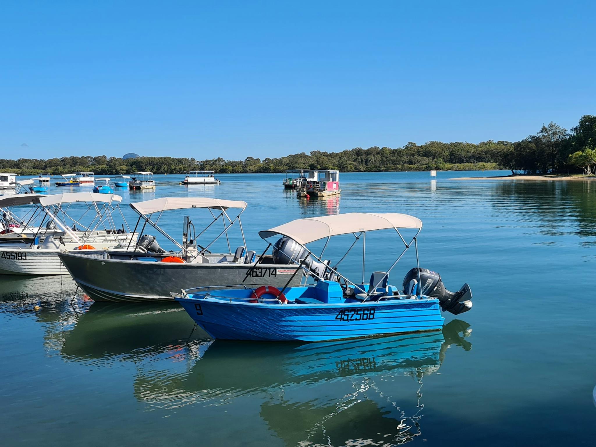 17 different boat options to hire 17 different boat options to hire