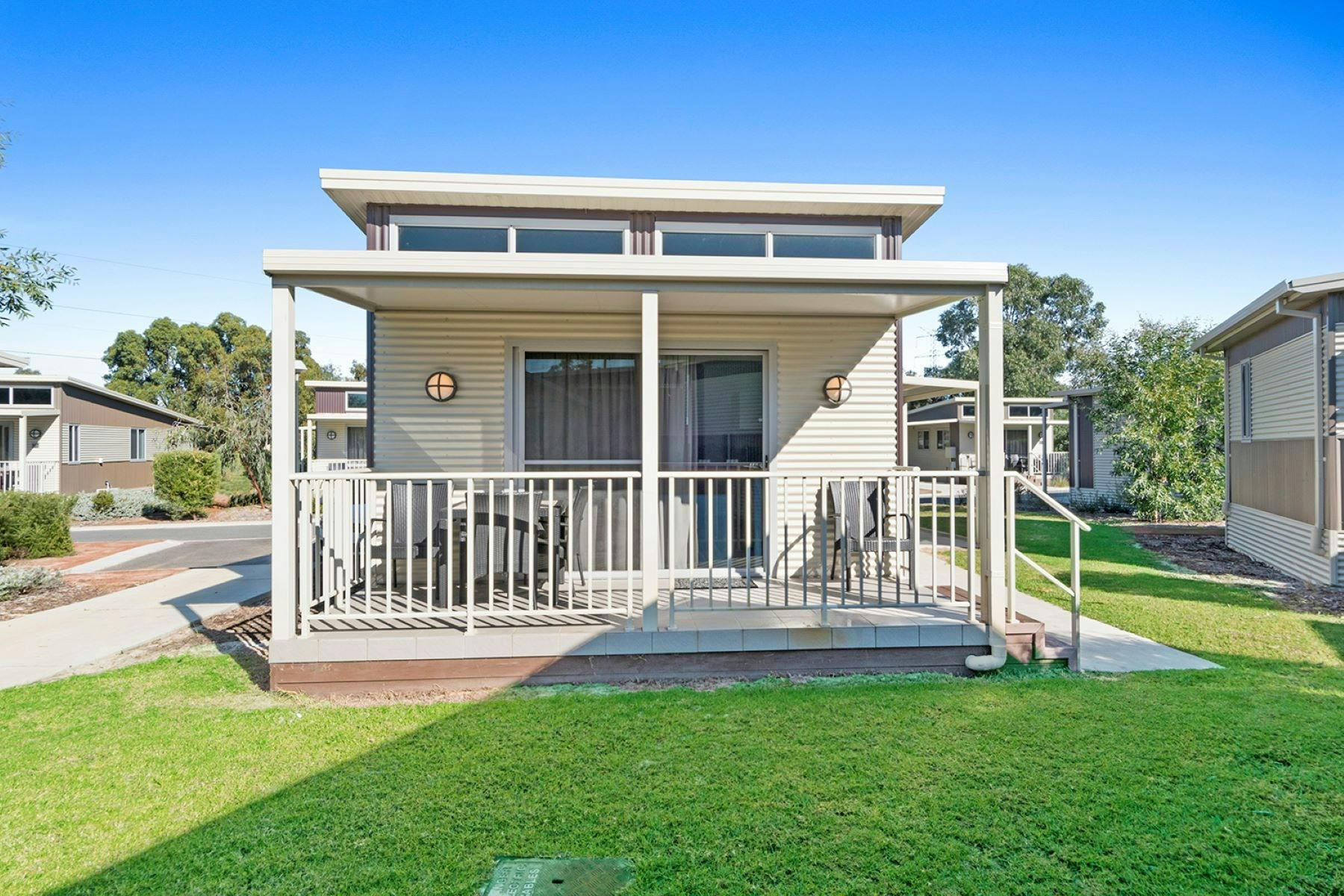 Deluxe 2 Bedroom Cabin - Pet Friendly