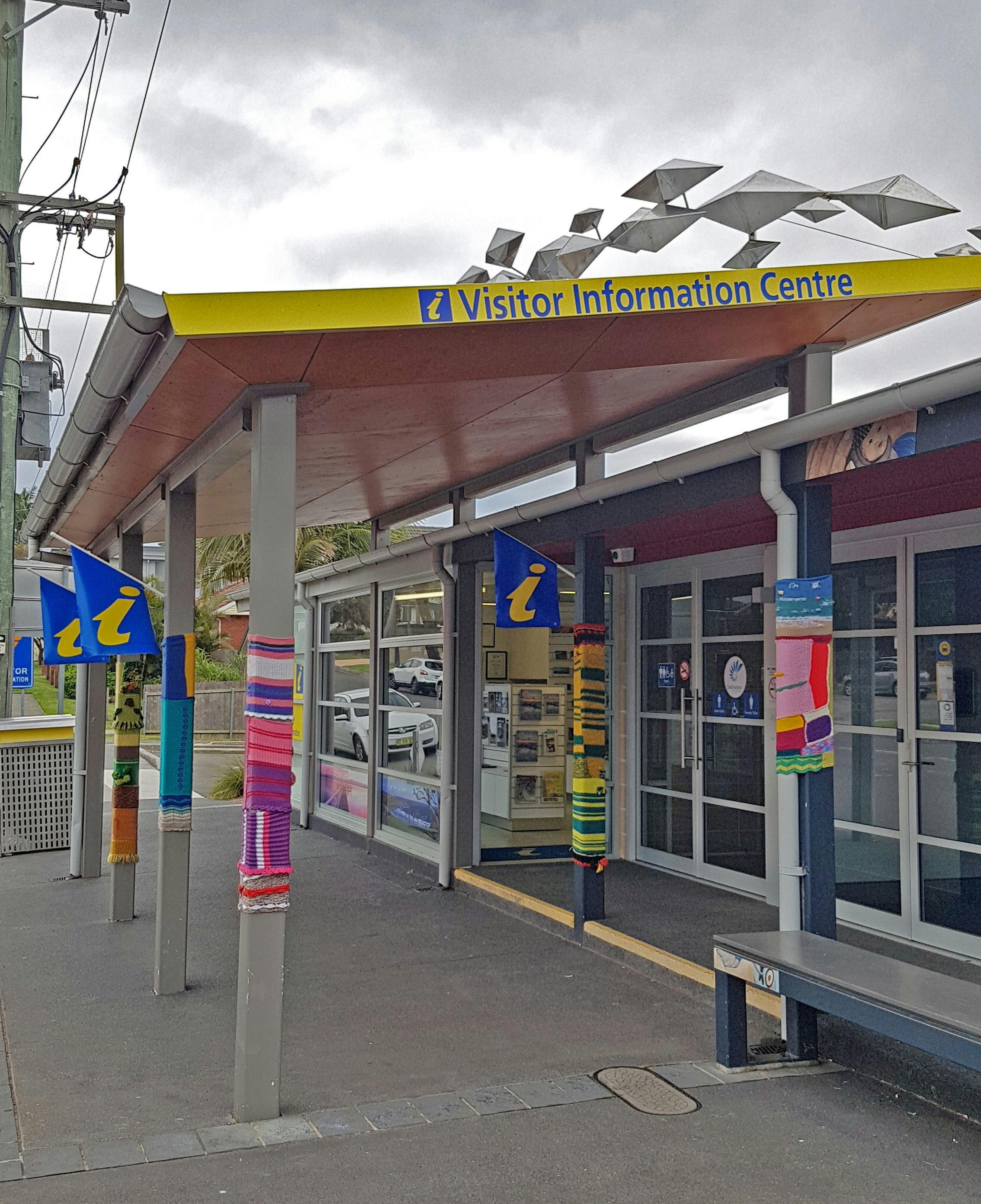 謝爾哈伯遊客資訊中心大樓外