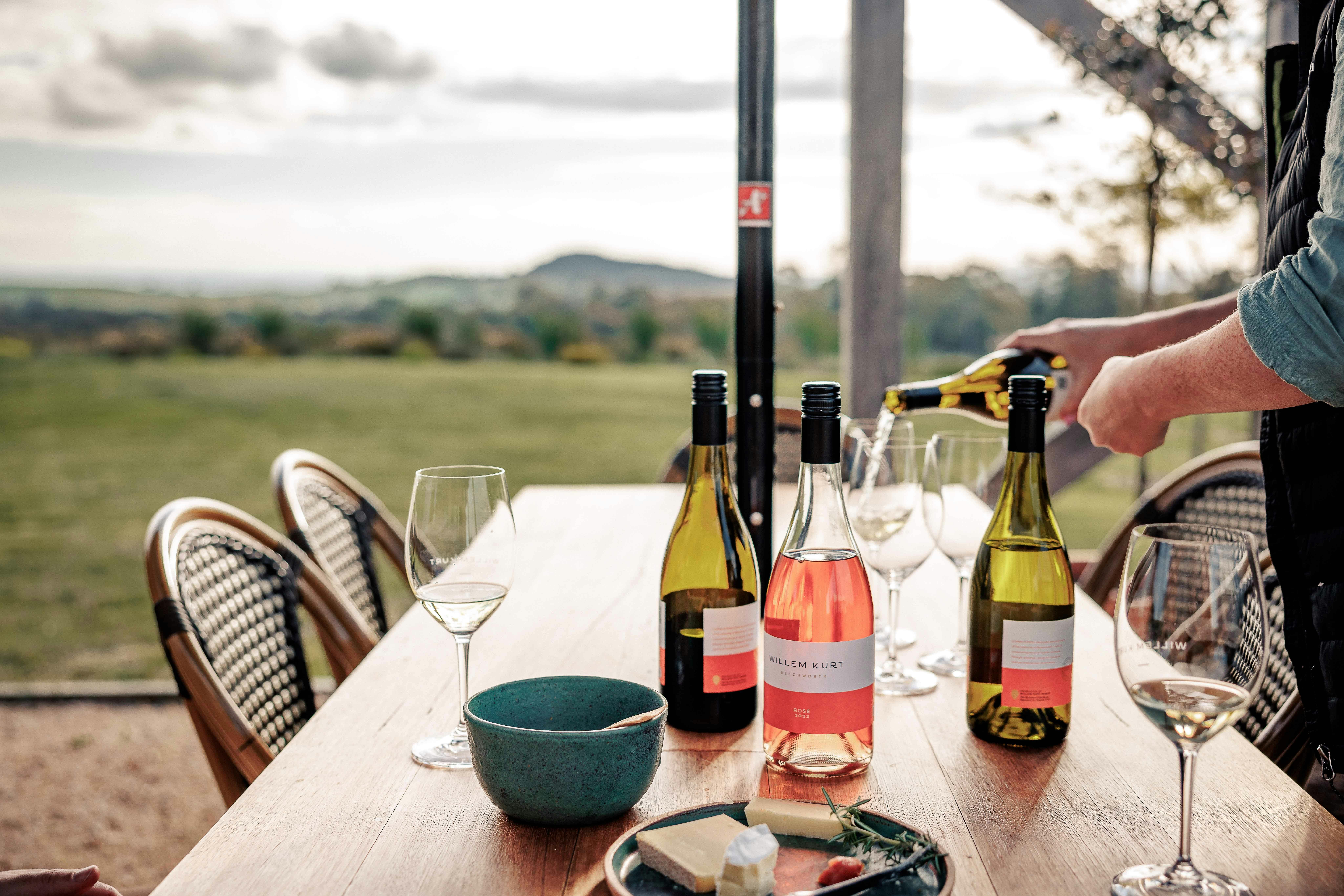 Willem Kurt wine service